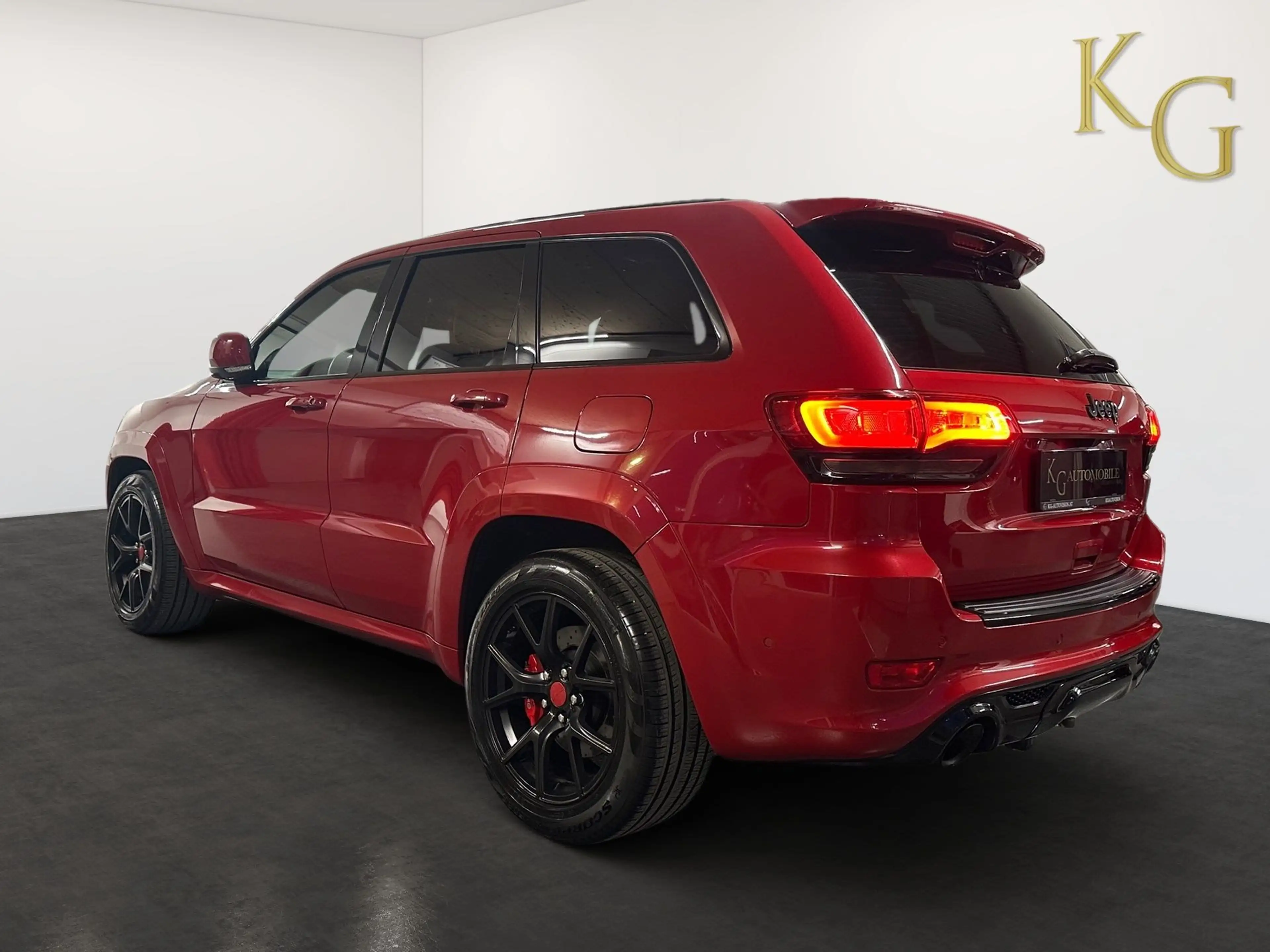 Jeep Grand Cherokee 6.4 V8 HEMI SRT — photo 5