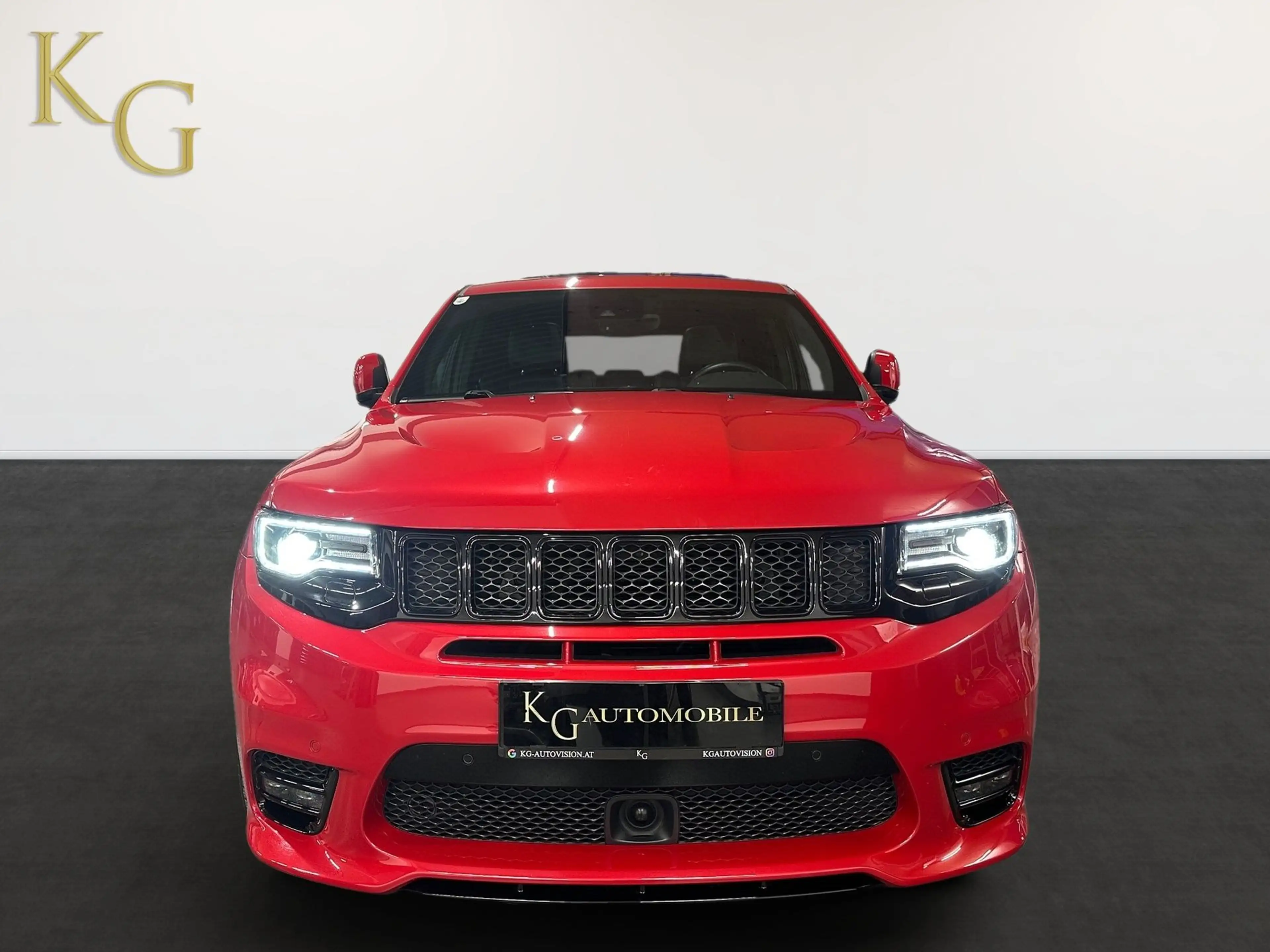 Jeep Grand Cherokee 6.4 V8 HEMI SRT — photo 11