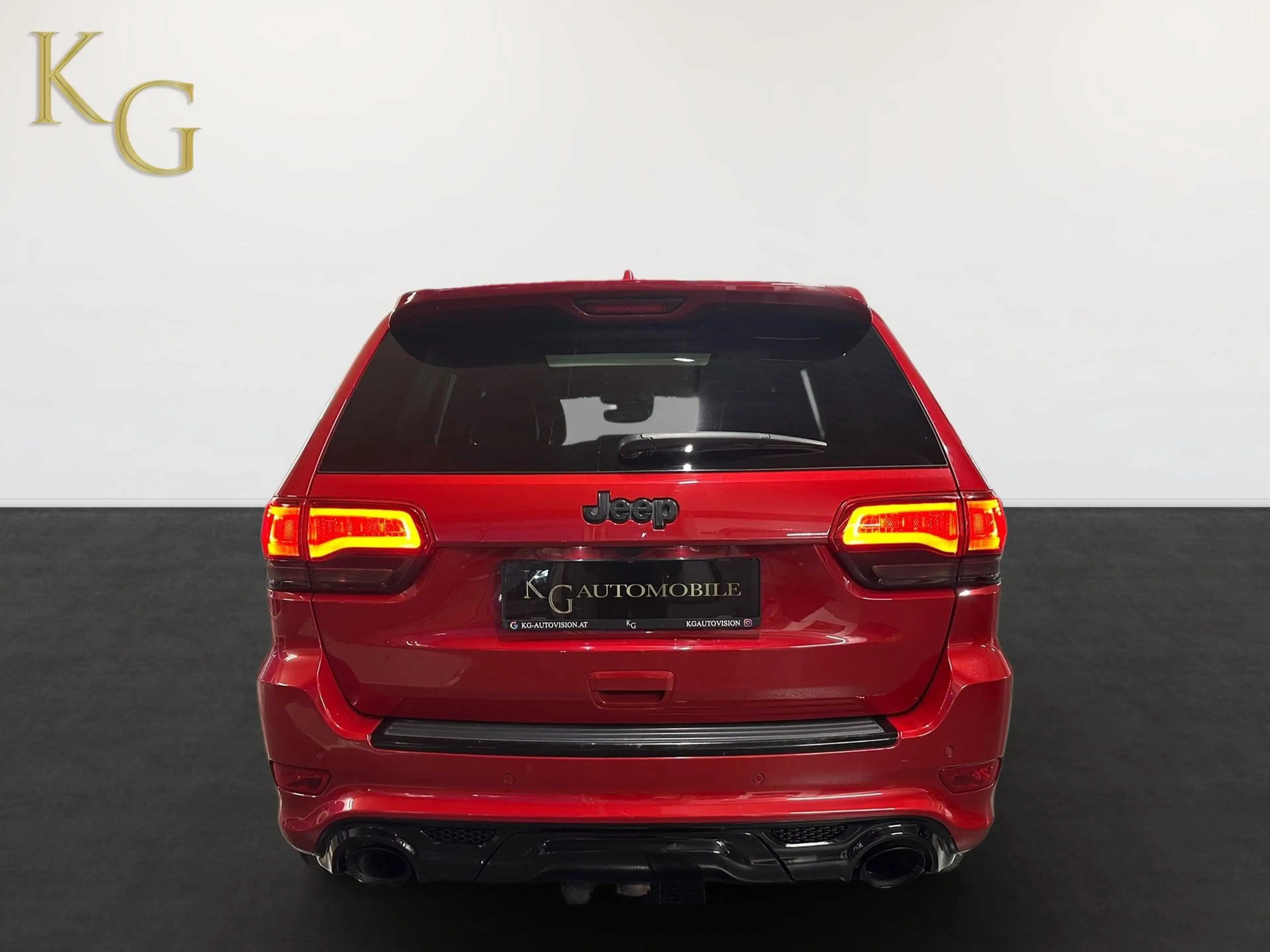 Jeep Grand Cherokee 6.4 V8 HEMI SRT — photo 6