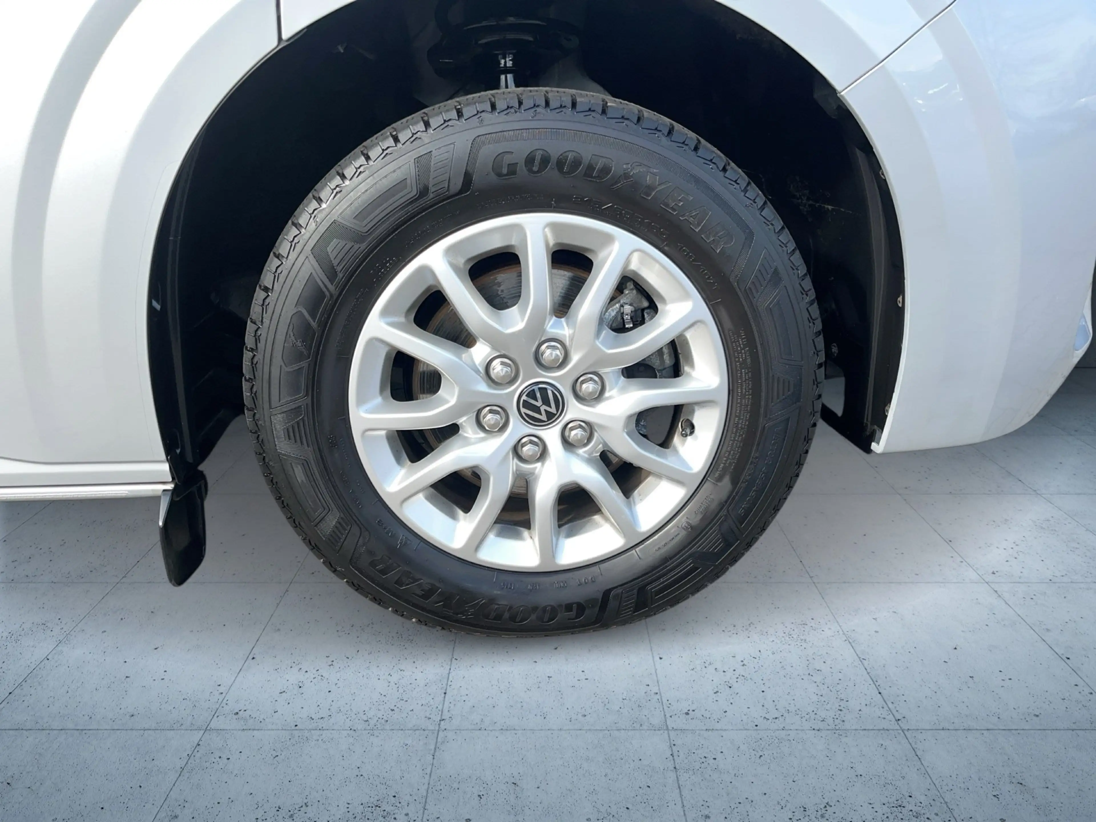 Volkswagen T7 Caravelle Life TDI DSG 4Motion AHK R-KAMERA — photo 10