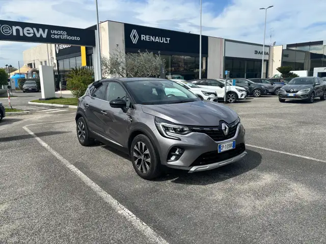 Renault Captur 1.6 E-Tech hybrid Intens 145cv auto