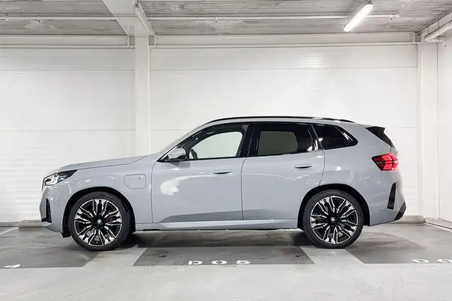 BMW X3 view 2