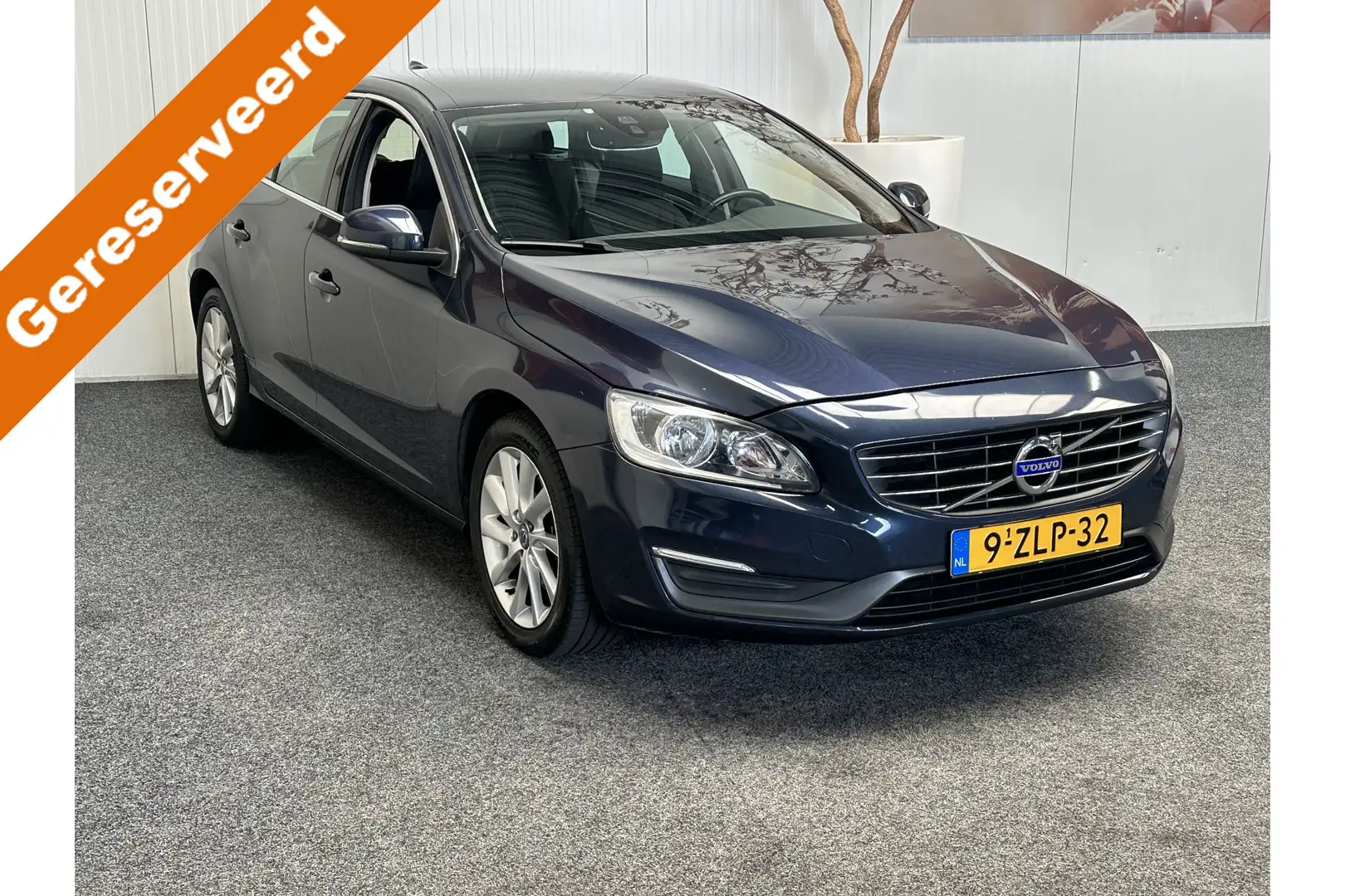 Volvo V60 1.6 D2 Momentum NAVIGATIE CRUISE CONTROL CLIMATE C Bleu - 1