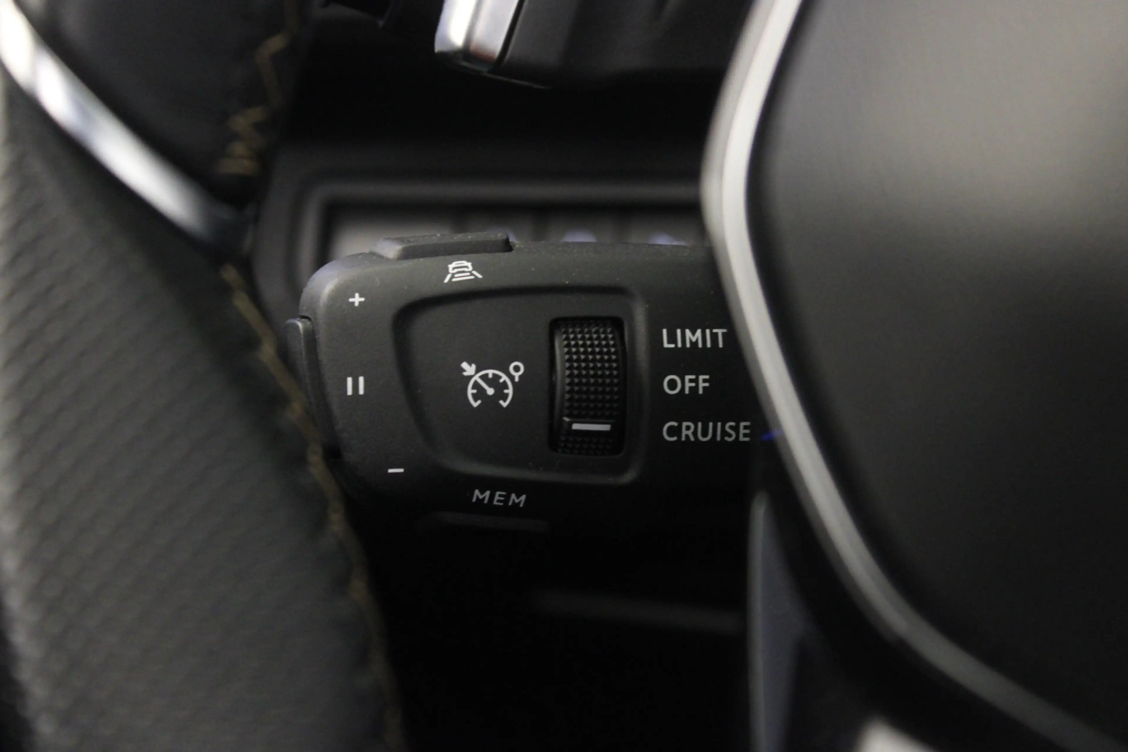 Peugeot 5008 1.2 Hybrid 136 GT 7p |Pano|Stoelverw.|Trekhaak| — photo 17