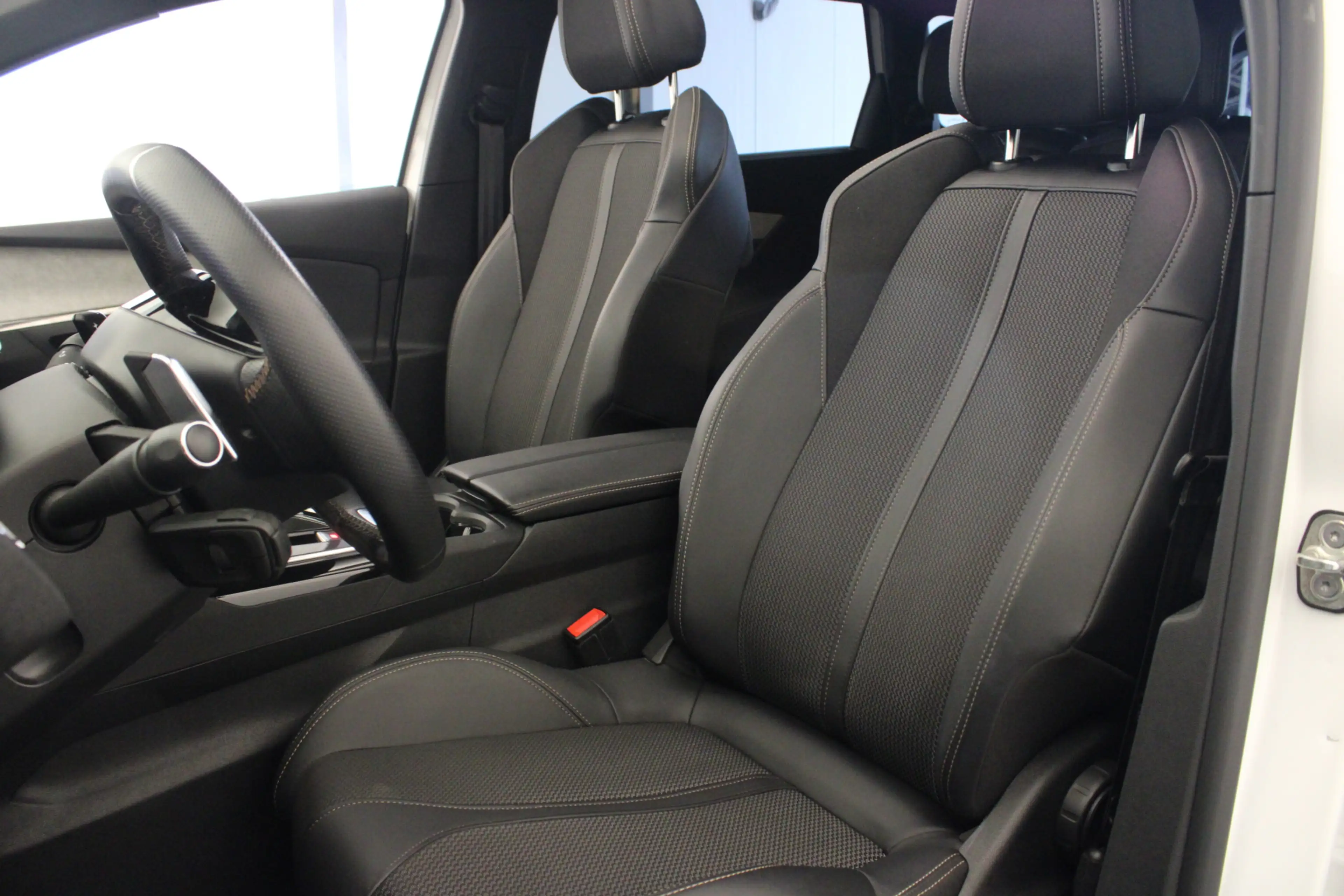 Peugeot 5008 1.2 Hybrid 136 GT 7p |Pano|Stoelverw.|Trekhaak| — photo 14