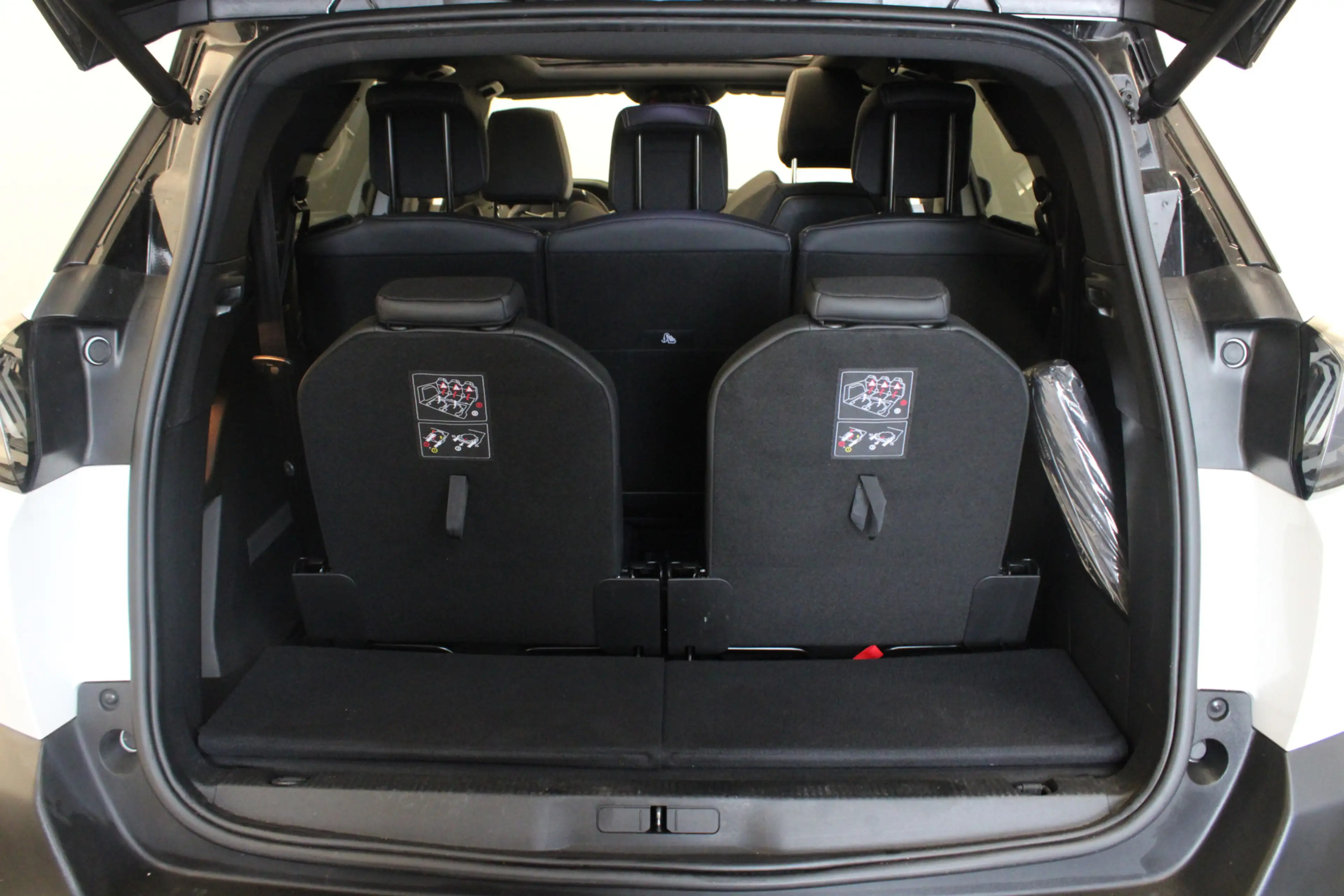 Peugeot 5008 1.2 Hybrid 136 GT 7p |Pano|Stoelverw.|Trekhaak| — photo 12