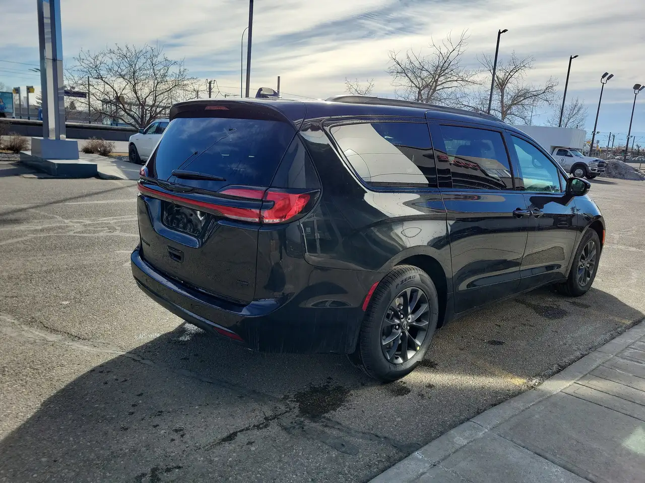 Chrysler Pacifica снимка Chrysler Pacifica