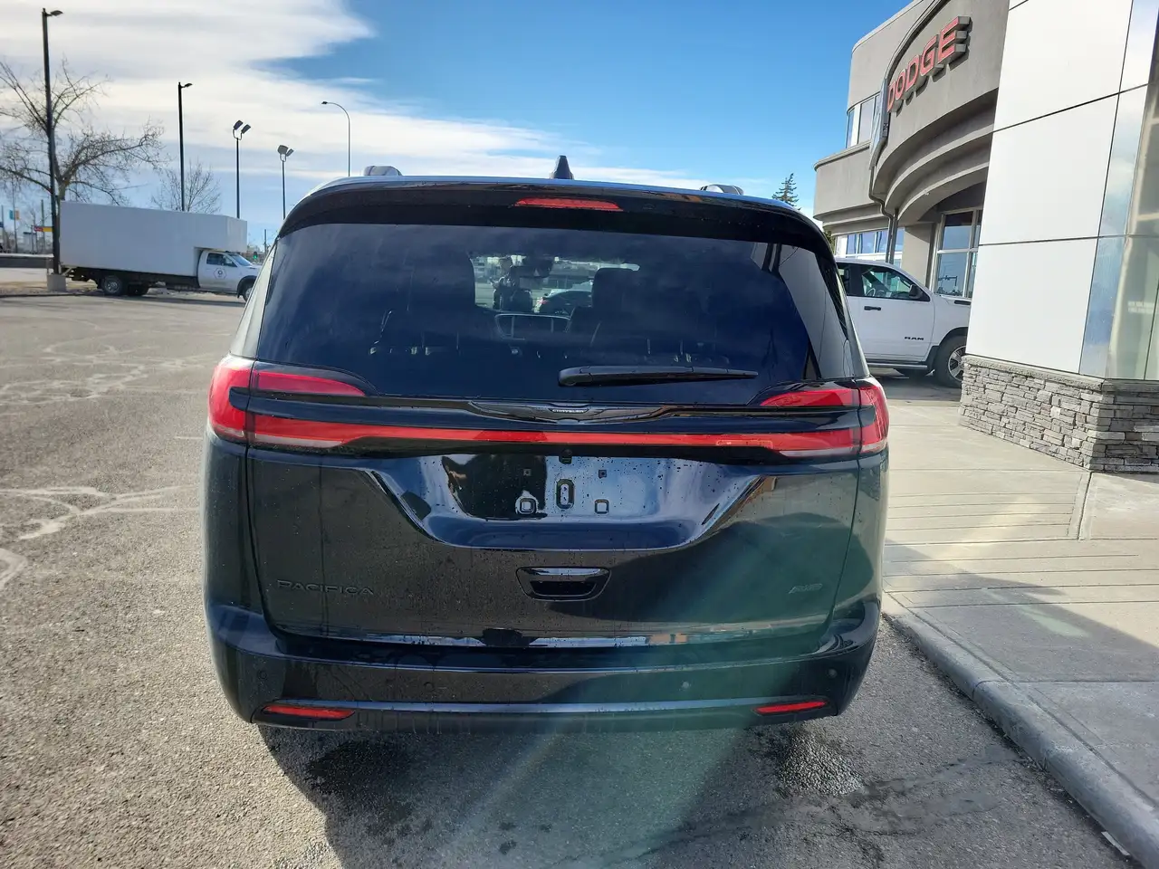 Chrysler Pacifica снимка Chrysler Pacifica