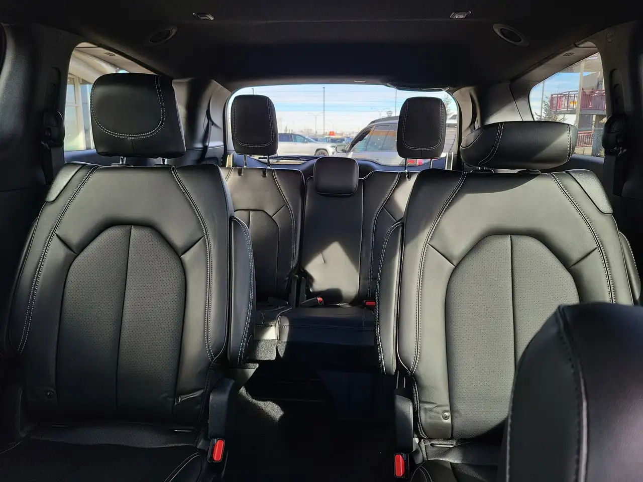 Chrysler Pacifica снимка Chrysler Pacifica