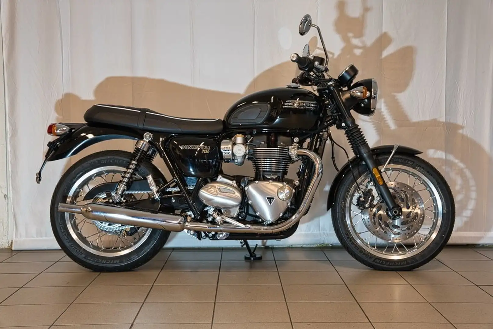 Triumph Bonneville T120 Чёрный - 2