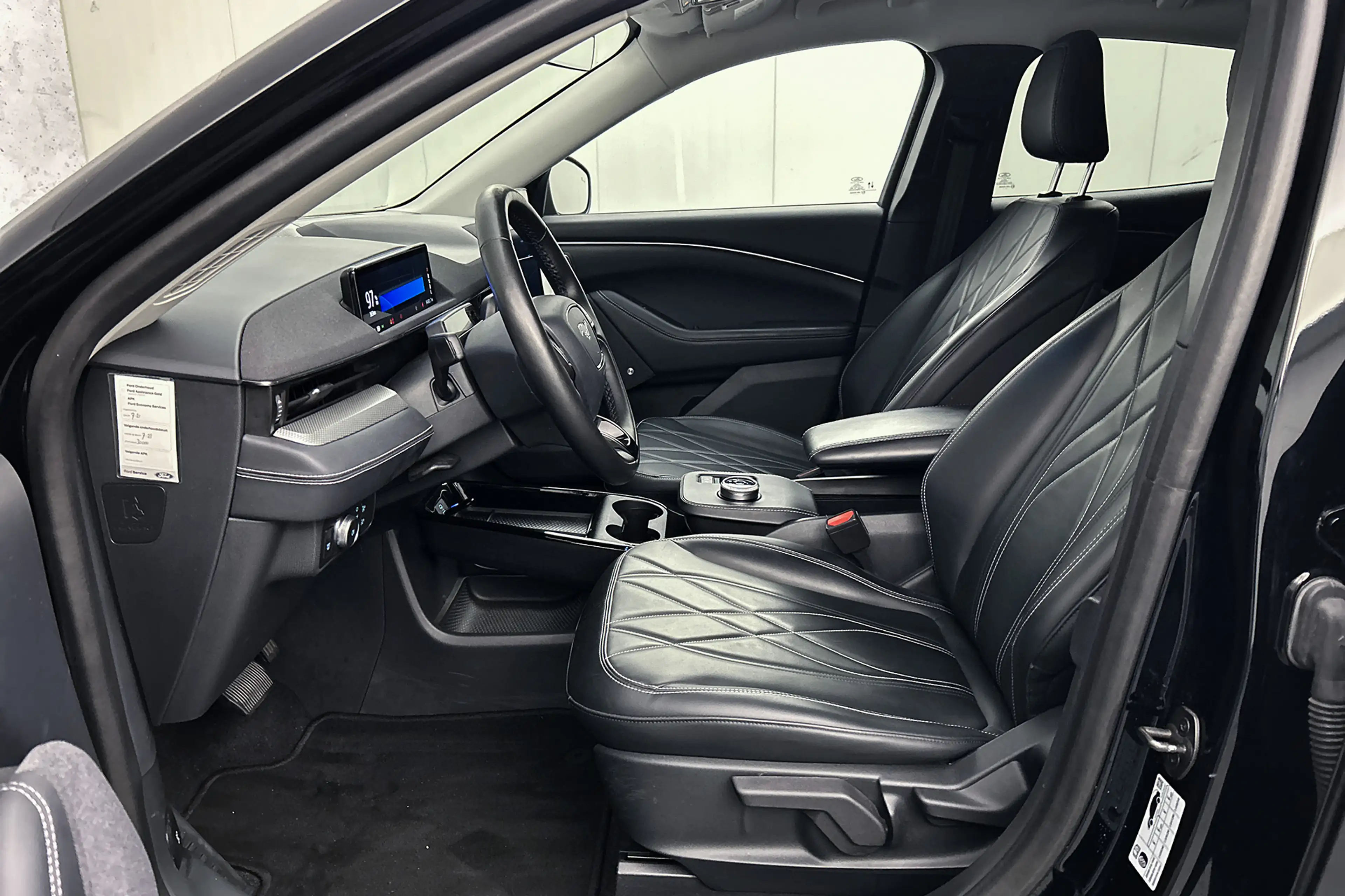 Ford Mustang Mach-E RWD 75 kWh | Rondomzicht camera | Lederen bekledin — photo 31