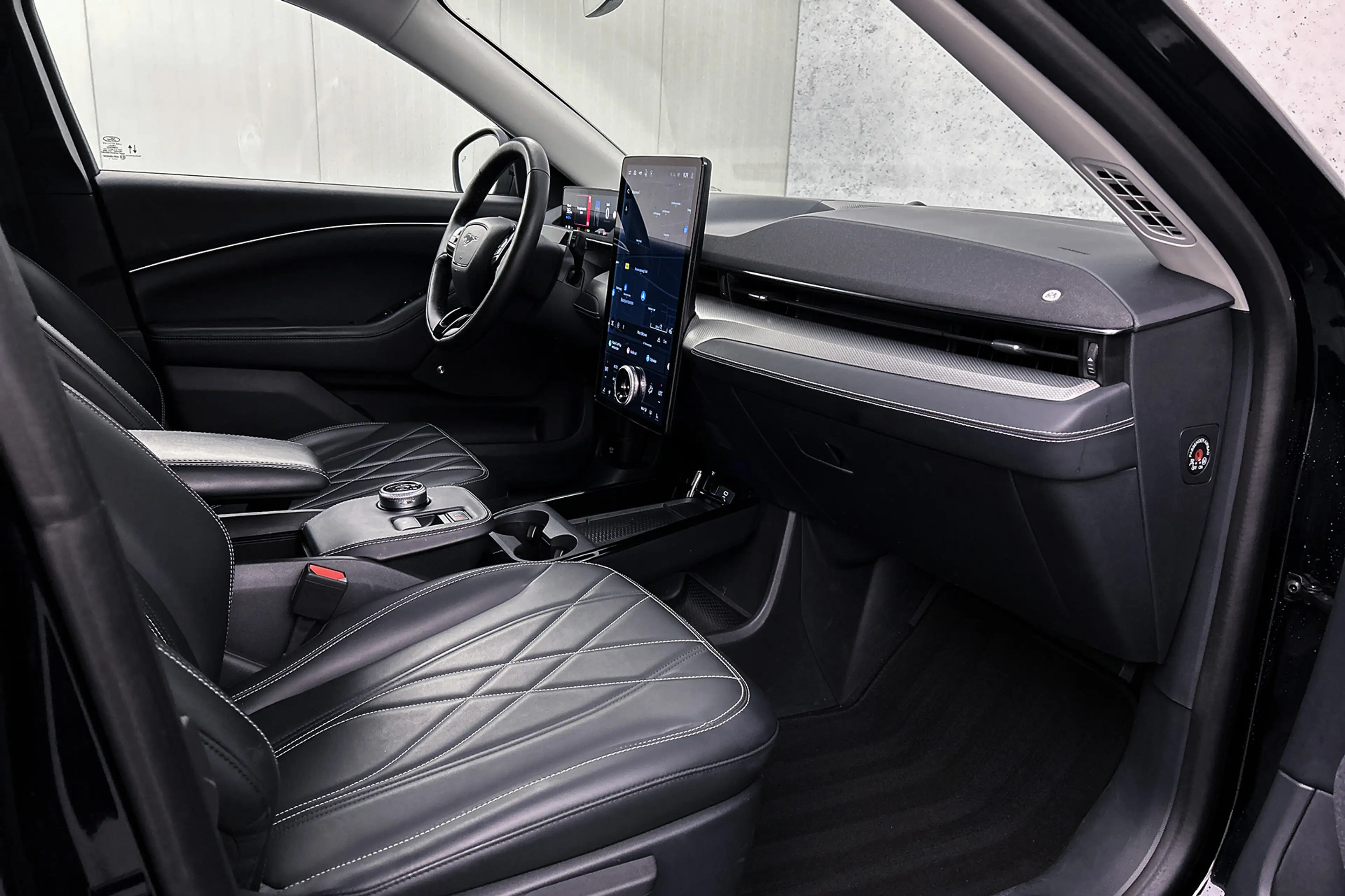 Ford Mustang Mach-E RWD 75 kWh | Rondomzicht camera | Lederen bekledin — photo 33