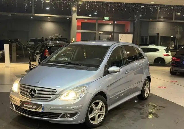 Mercedes-Benz B 200 Mercedes 200 CDI Autotronic CVT