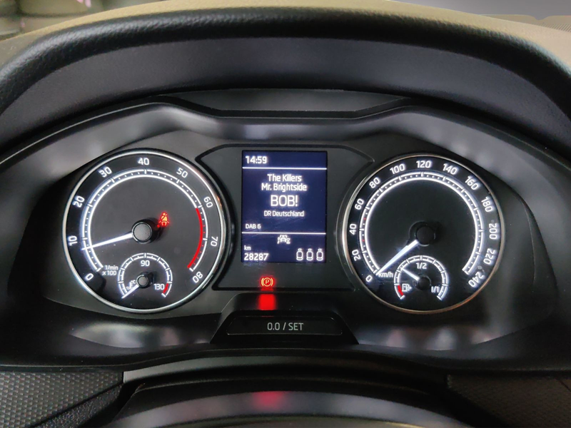 Skoda Scala Ambition 1.5 TSI MirrorLink/SHZ/bis 05.28N — photo 8