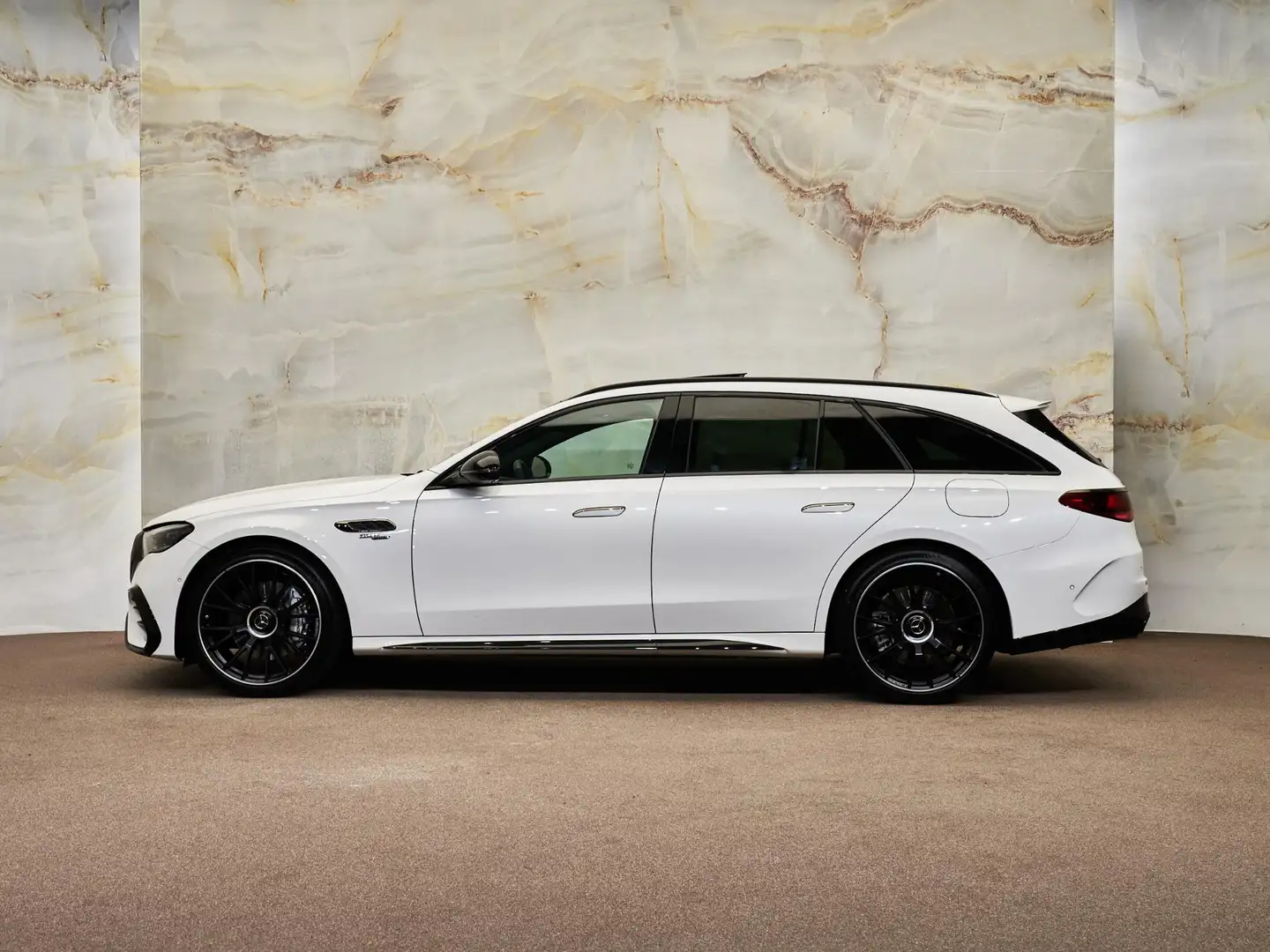 Mercedes-Benz E 53 AMG Estate Hybrid 4Matic+, MANUFAKTUR, pano, tr.haak, Weiß - 2