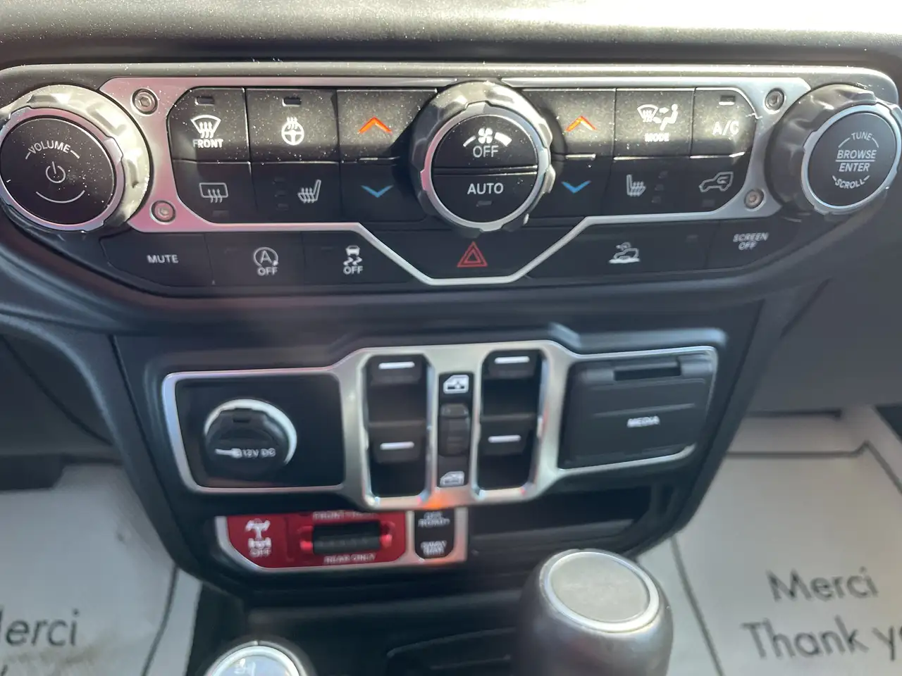 Jeep Gladiator снимка Jeep Gladiator