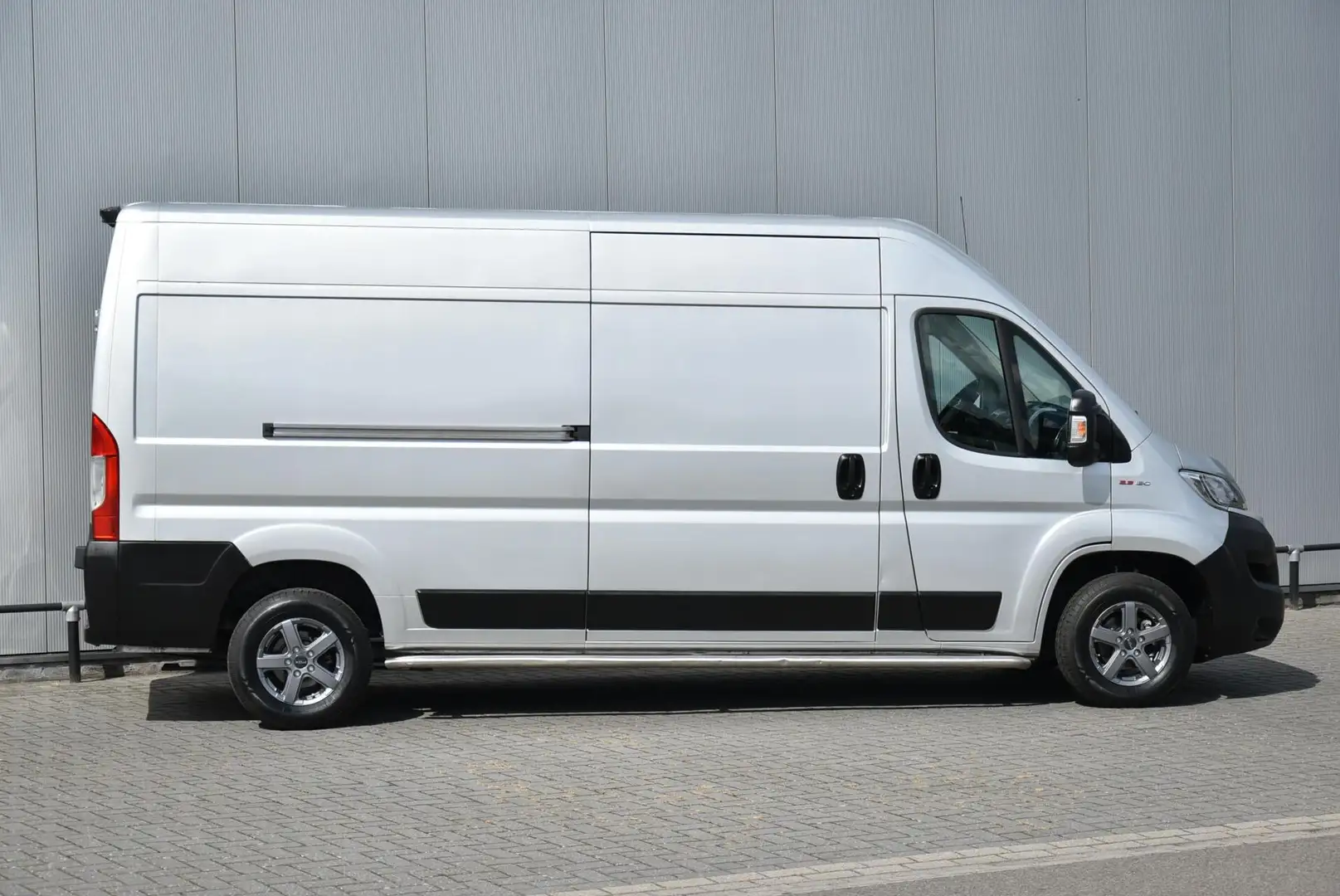 Fiat Ducato 2.3 MJ L3H2 Clima Airco Camera Navi Cruise PDC Grijs - 2