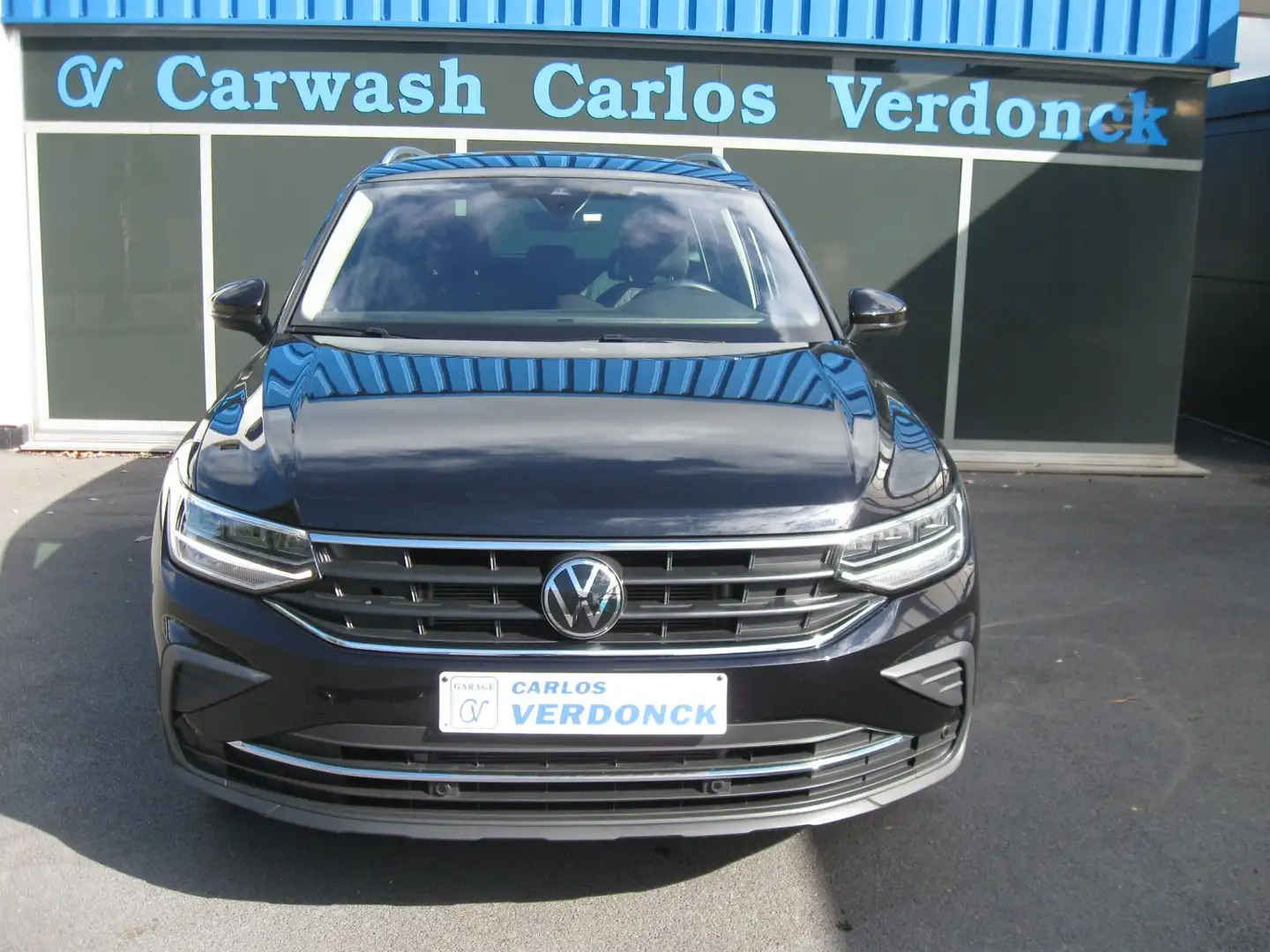 Volkswagen Tiguan Tiguan 1.5 TSI OPF DSG Move Zwart - 1