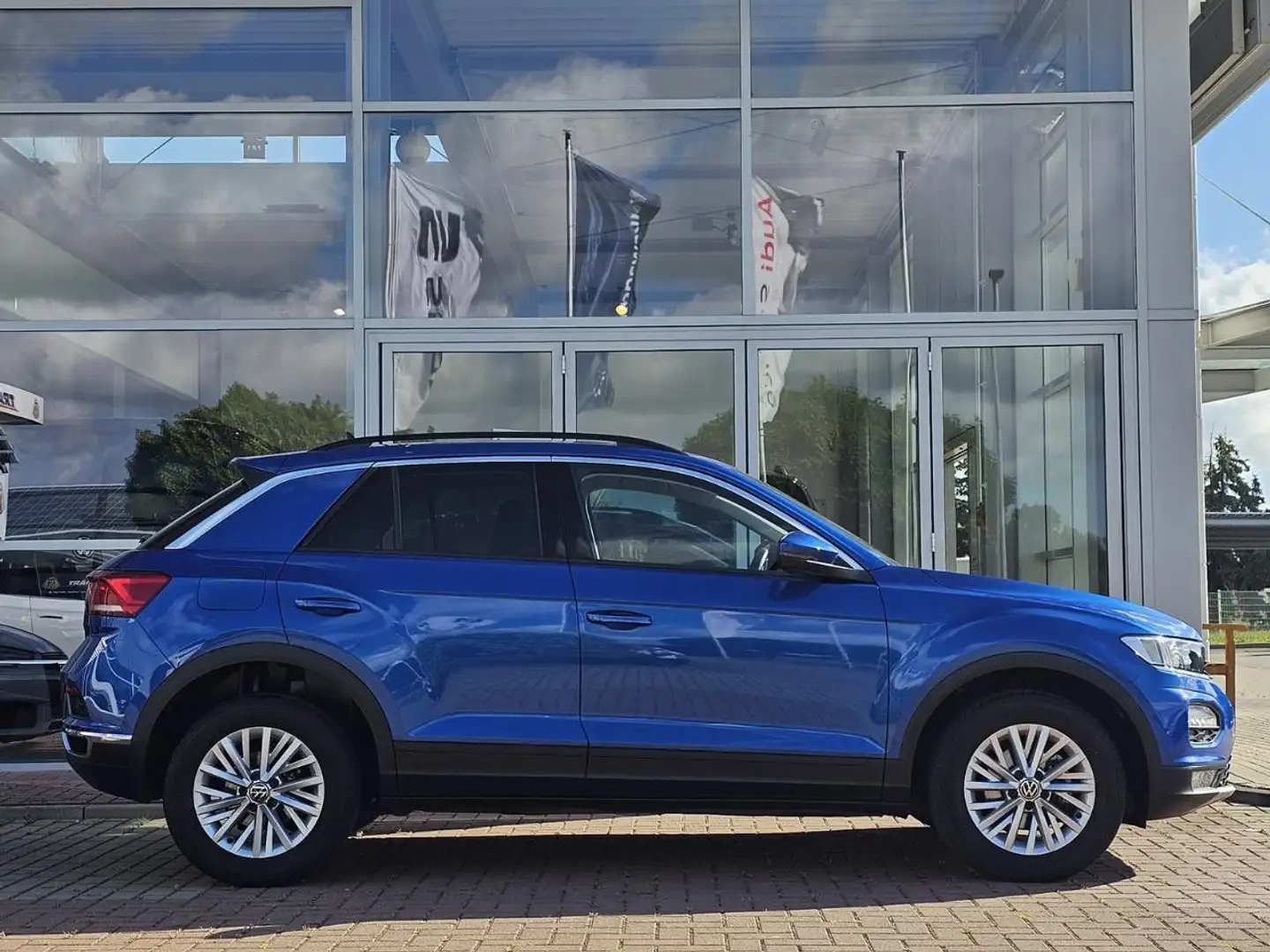 Volkswagen T-Roc Style 1.0 TSI 6-Gang App,ACC,SHZ,PDC,DAB+ Blauw - 2