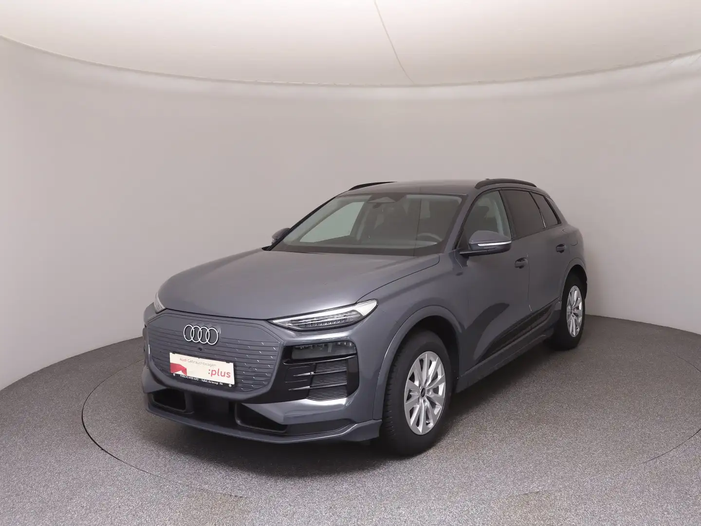 Audi Q6 e-tron e-tron performance Grau - 1