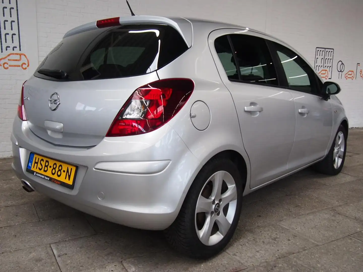 Opel Corsa 1.2 16V Berlin 86PK (APK:Nieuw) Incl.Garantie Grijs - 2