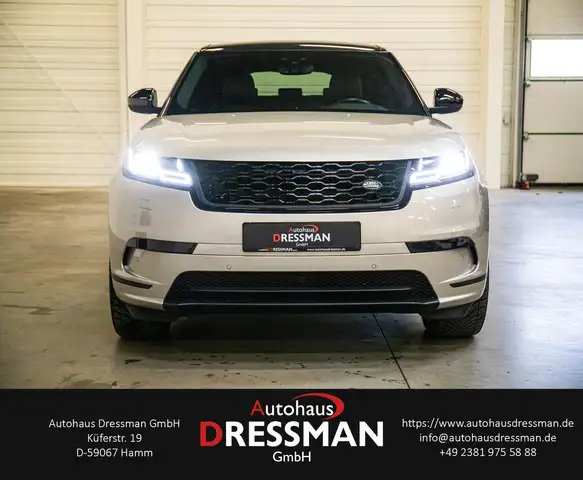 Land Rover Range Rover Velar view 2