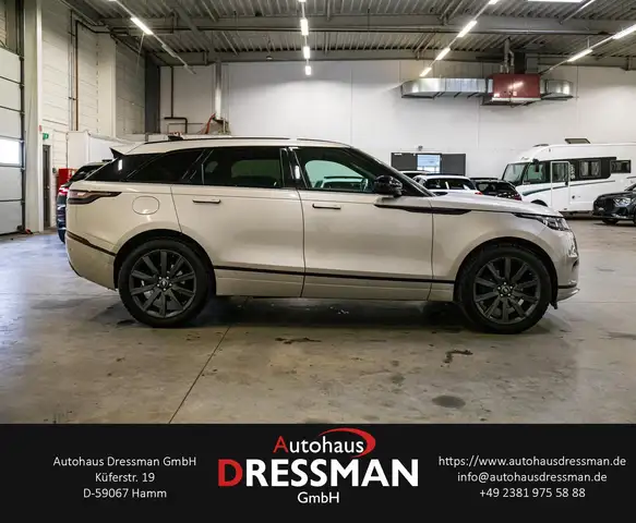 Land Rover Range Rover Velar view 4