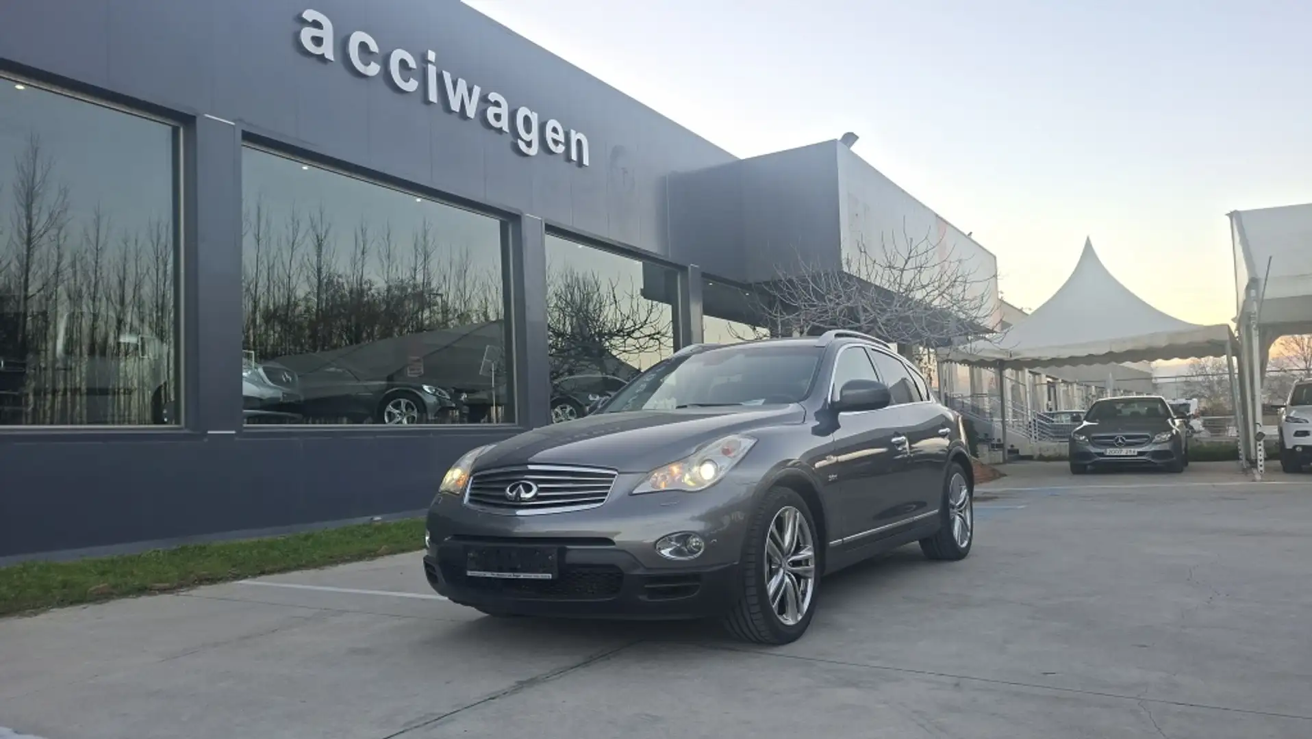 Infiniti QX50 3.0d GT Premium Aut. Grau - 2