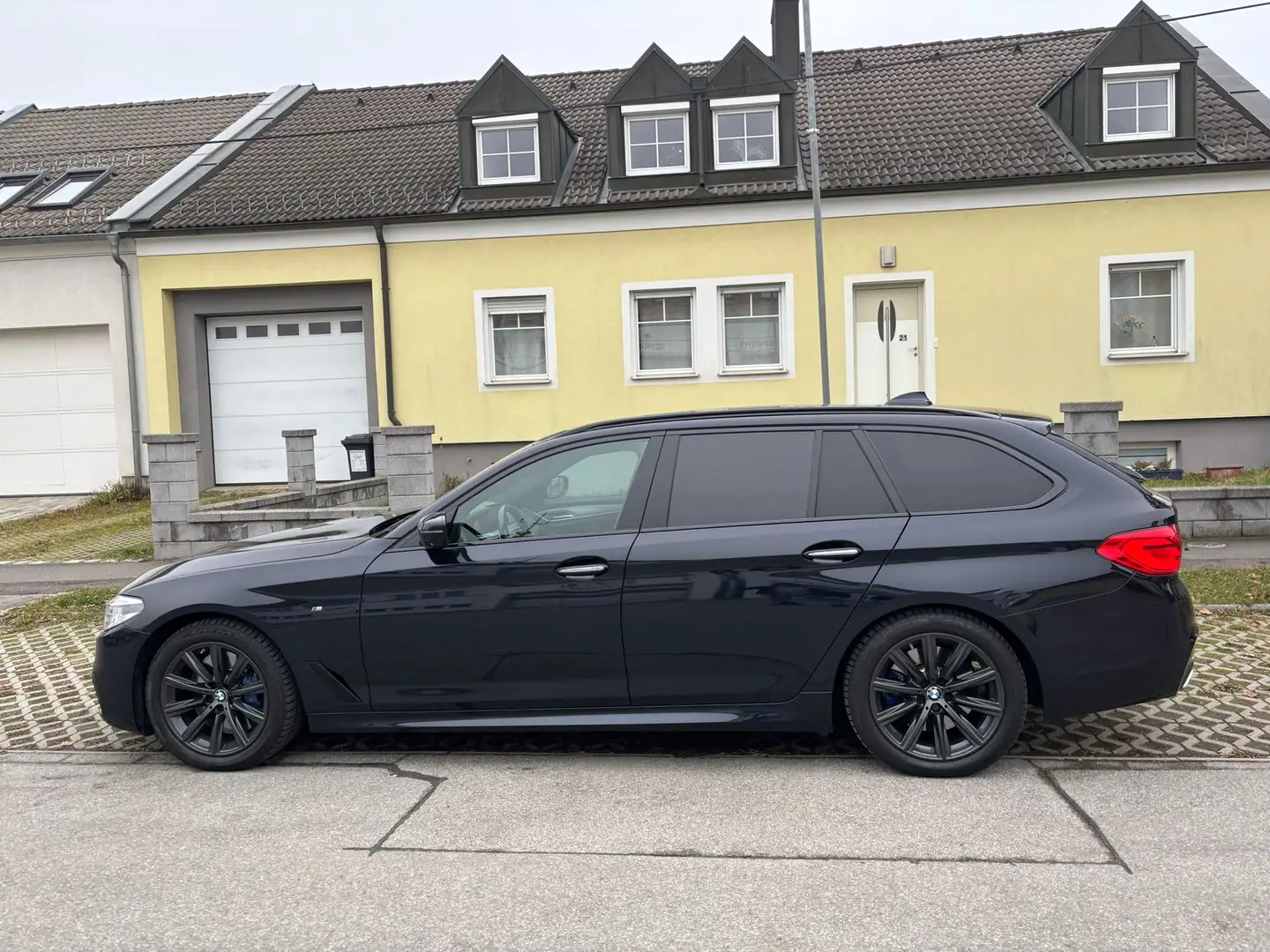 BMW 540 540i Touring xDrive Aut. Blau - 2