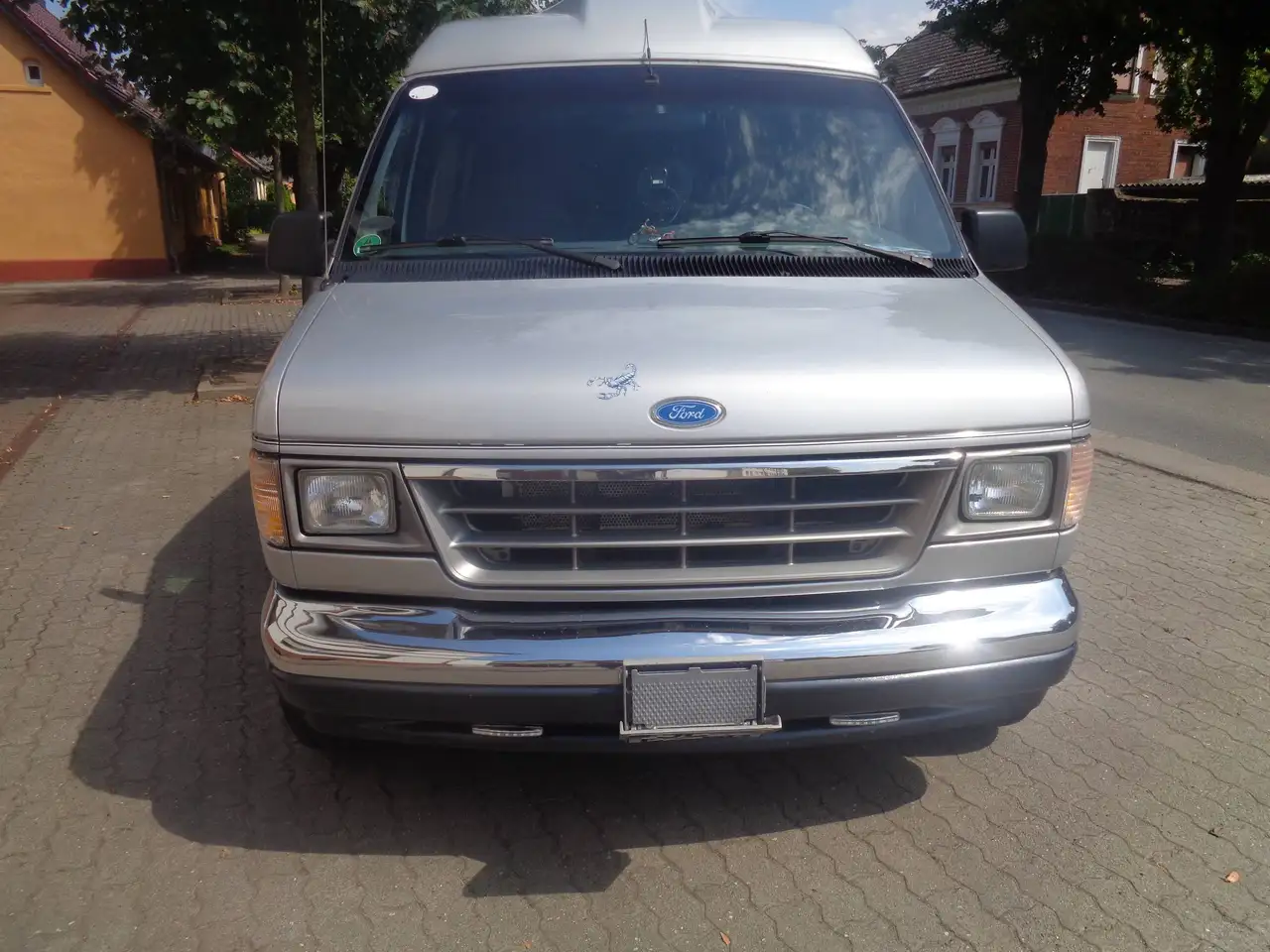 Ford E-150 Econoline, foto 1