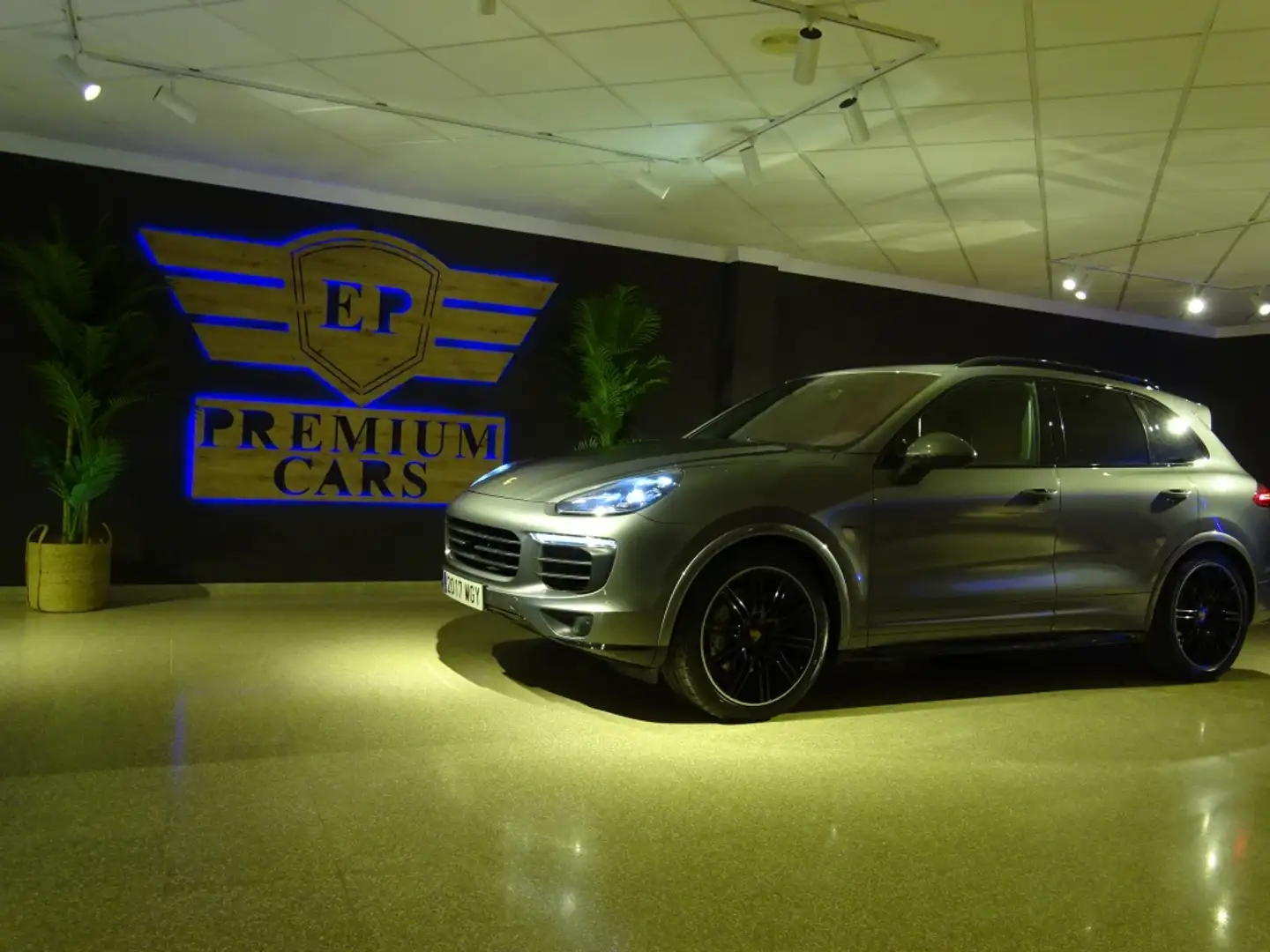 Porsche Cayenne S Diesel Aut. Gris - 2