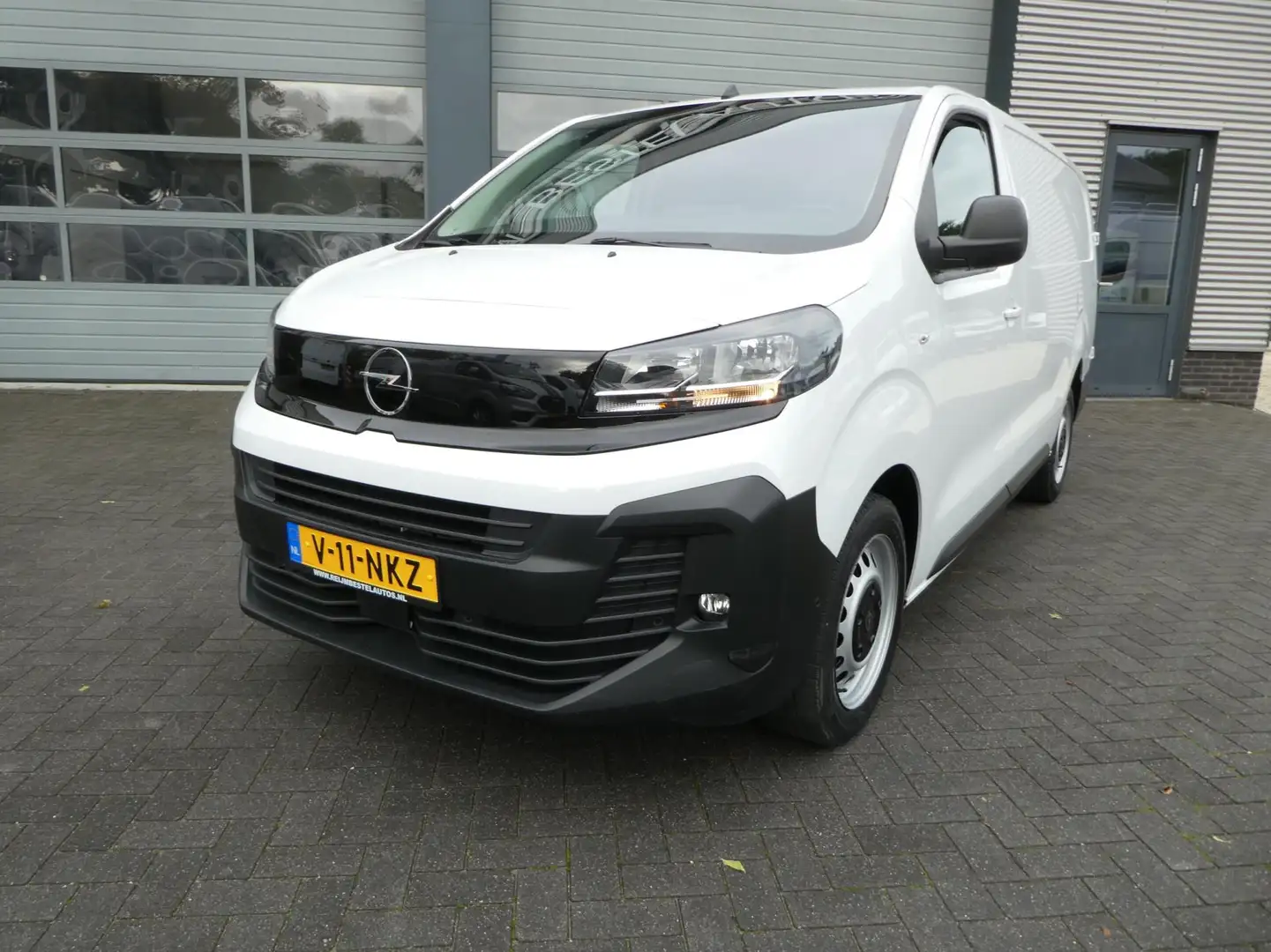 Opel Vivaro 2.0, 180pk, Automaat, L3, Navigatie, PCD, 3-Zits. Wit - 2