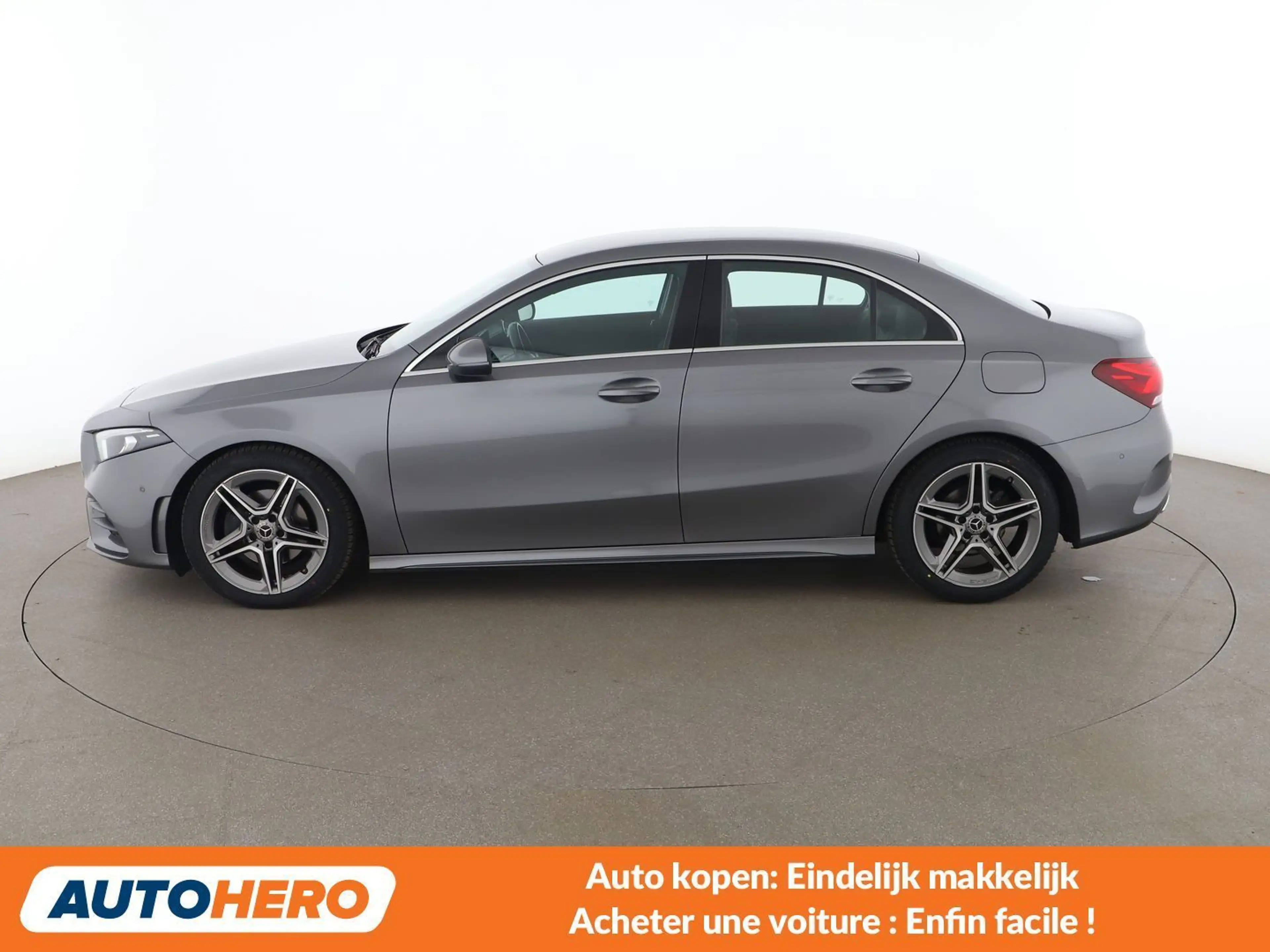 Mercedes-Benz A 180 A 180 d AMG Line — photo 3
