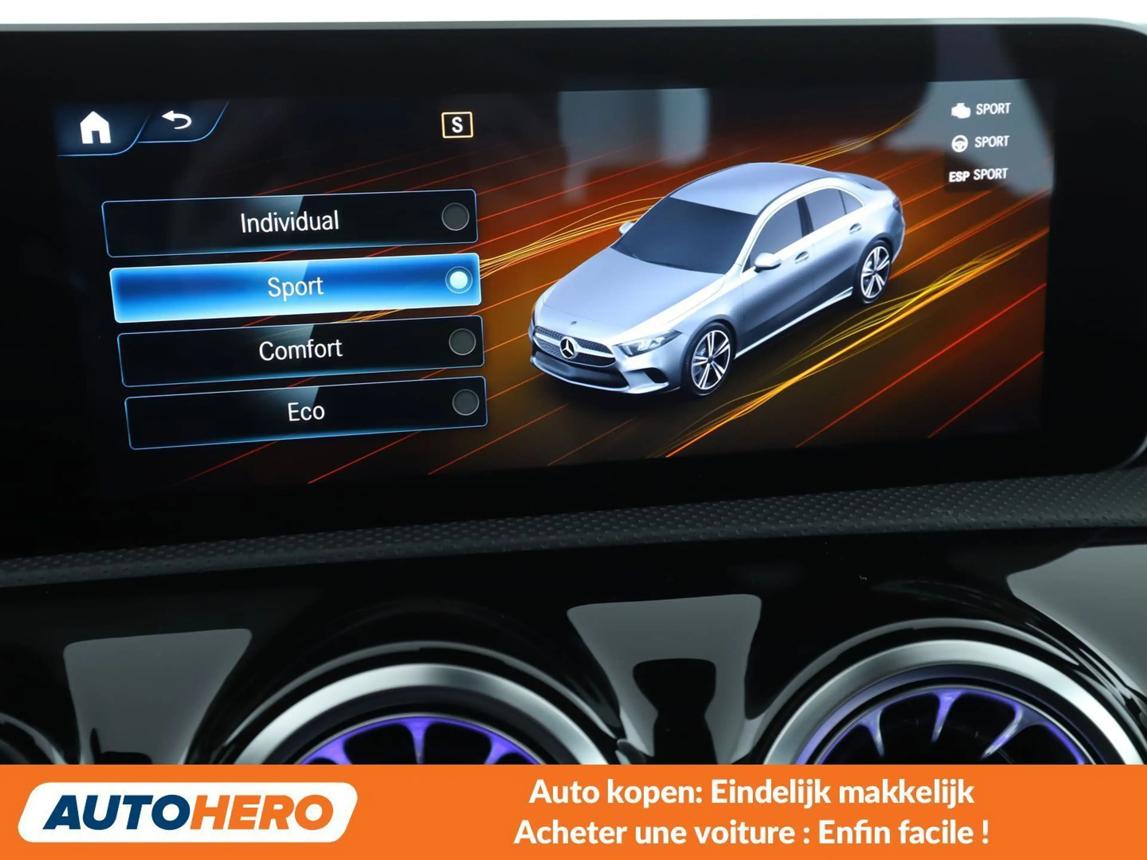 Mercedes-Benz A 180 A 180 d AMG Line — photo 15
