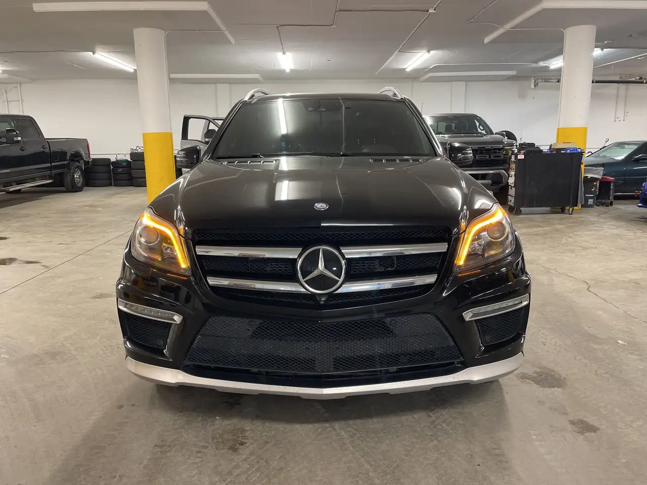Mercedes-Benz GL-Class снимка Mercedes-Benz GL-Class