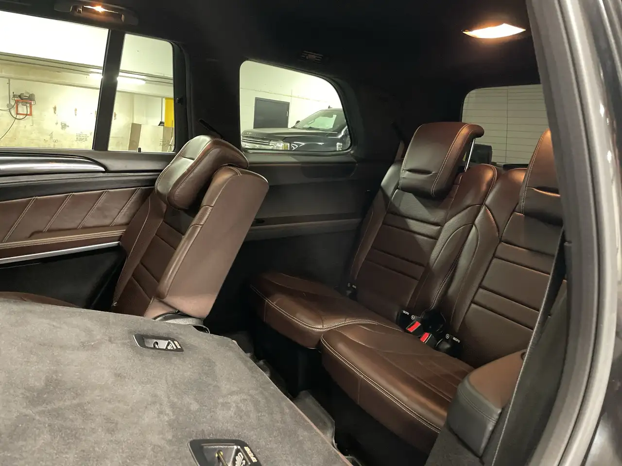 Mercedes-Benz GL-Class снимка Mercedes-Benz GL-Class