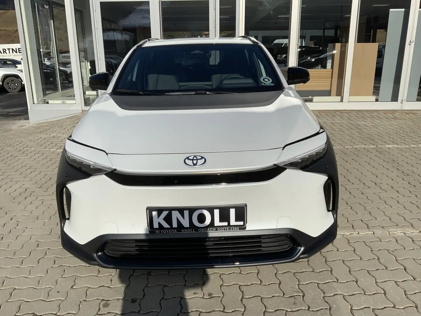 Toyota bZ4X Basis 2WD Comfortpaket Weiß - 2