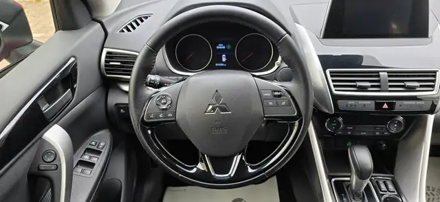 Mitsubishi Eclipse Cross view 15