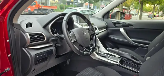 Mitsubishi Eclipse Cross view 7