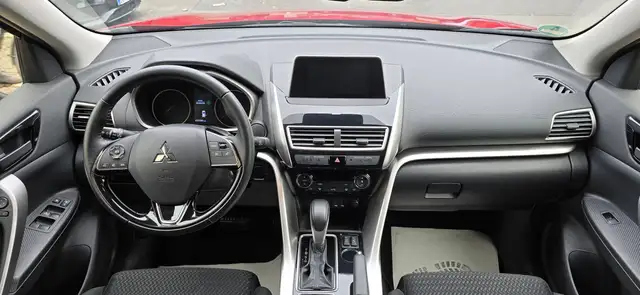 Mitsubishi Eclipse Cross view 5