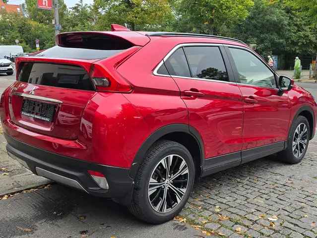 Mitsubishi Eclipse Cross view 4