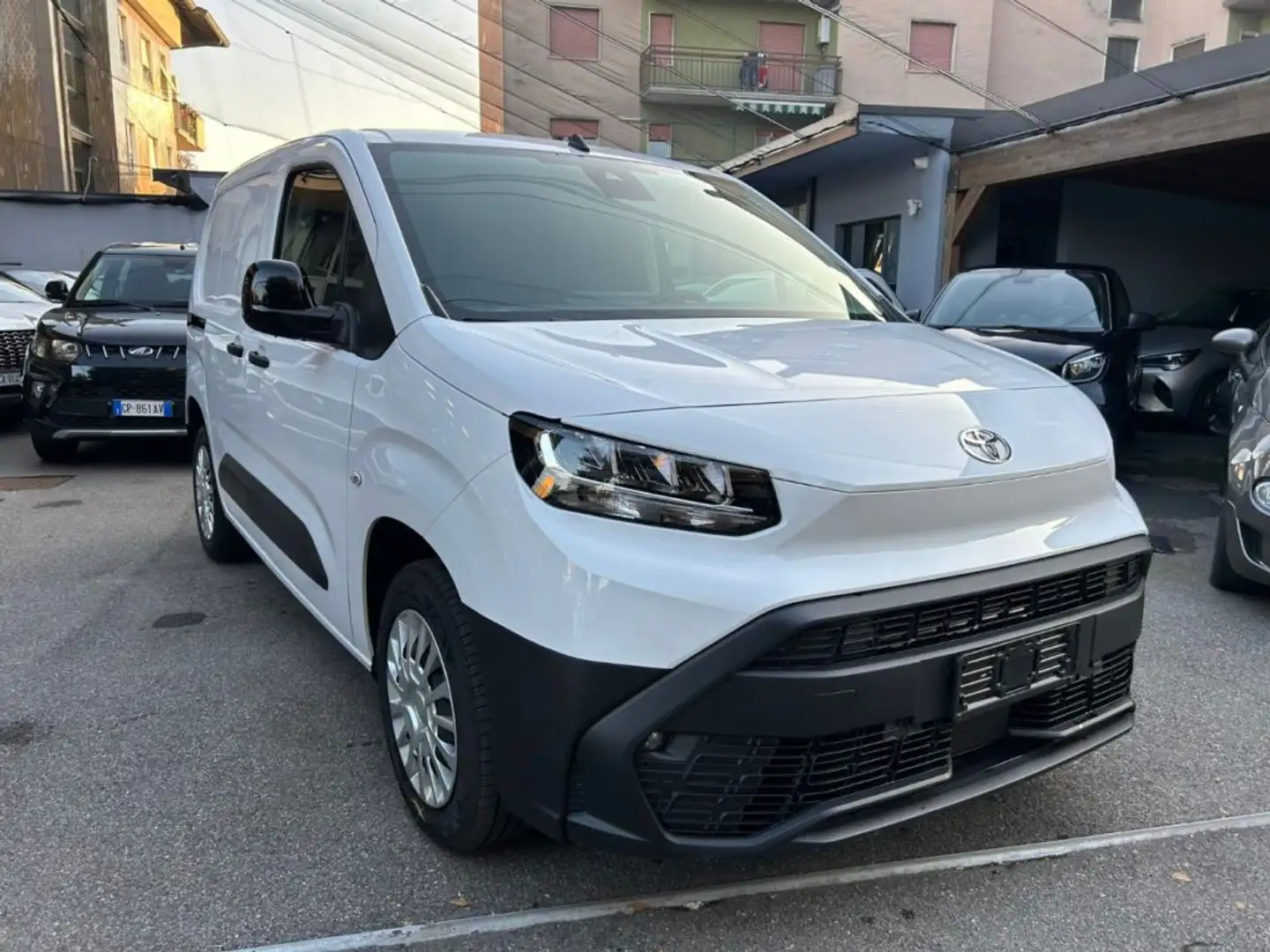 Toyota Proace City 1.5D 100 CV PC 4p. Comfort PASSO CORTO Bianco - 1