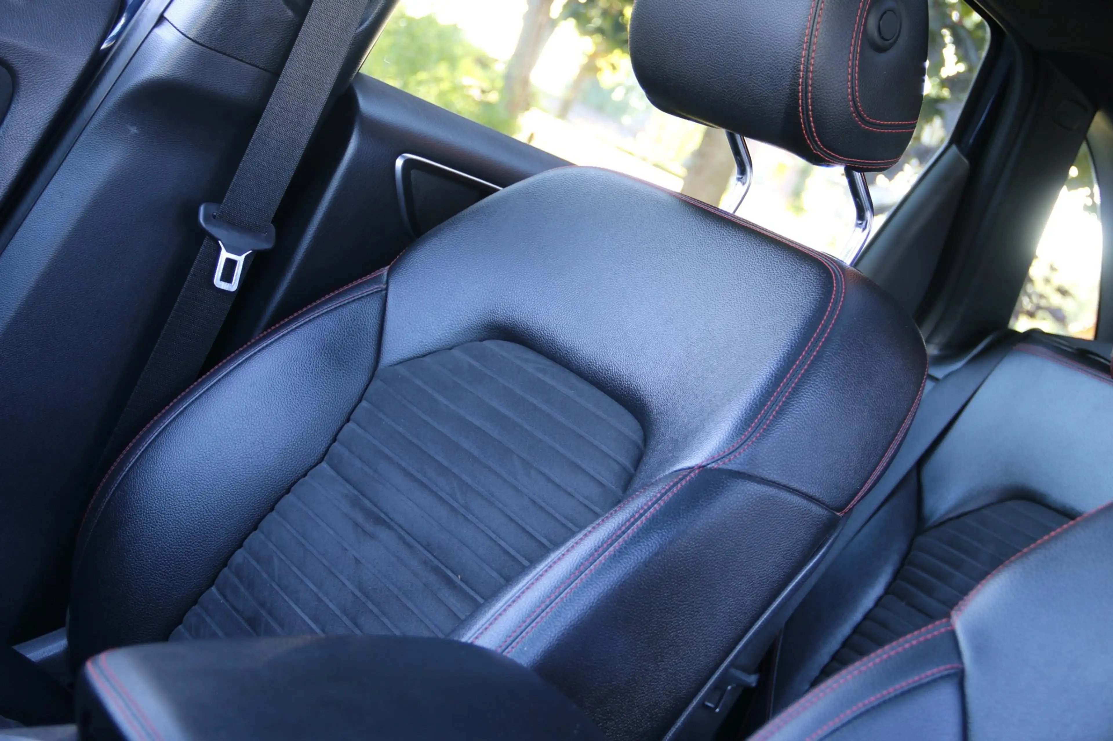 Mercedes-Benz B 180 Business Solution AMG PANO-DAK NL-AUTO NAP! — photo 17