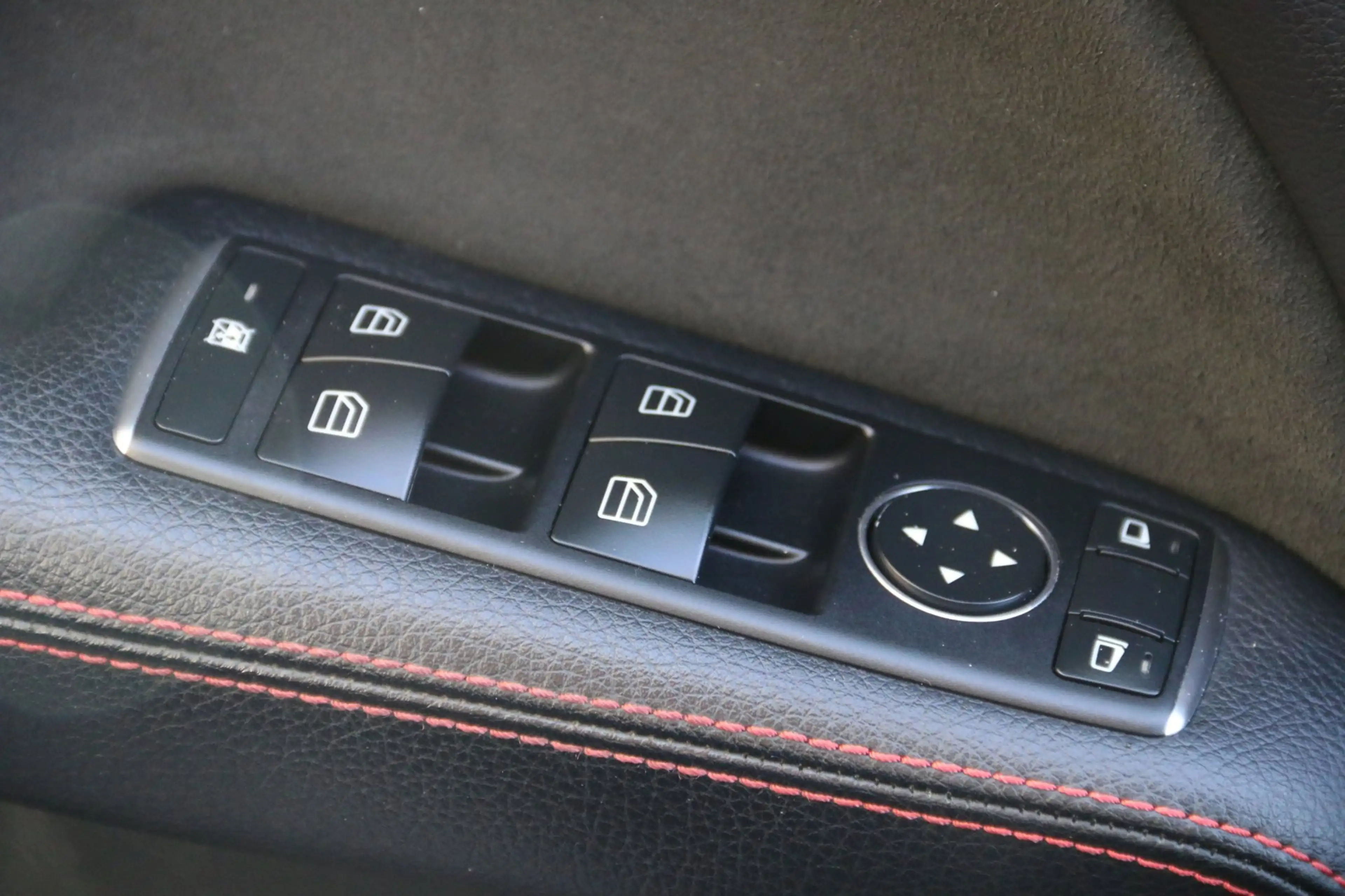 Mercedes-Benz B 180 Business Solution AMG PANO-DAK NL-AUTO NAP! — photo 19