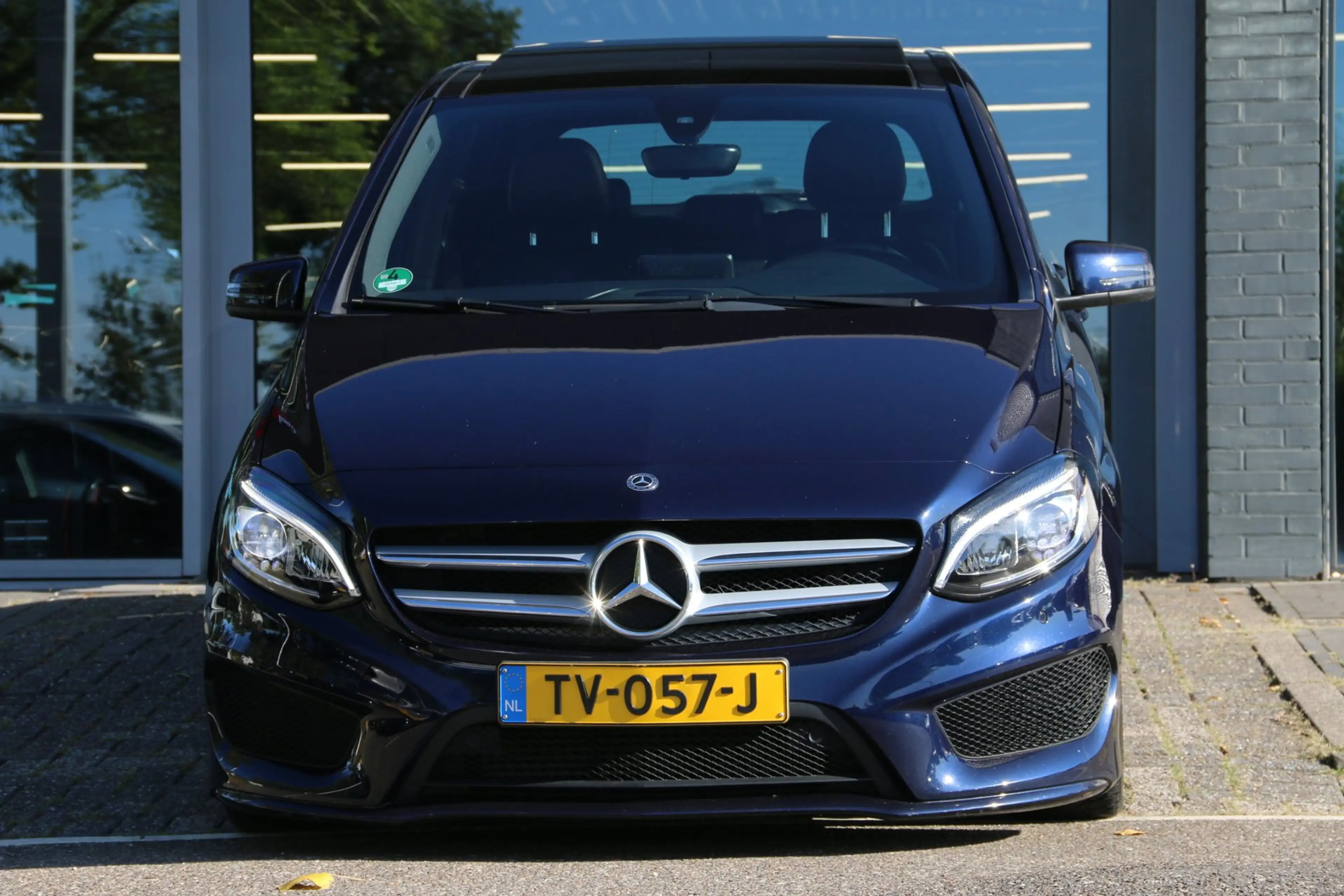 Mercedes-Benz B 180 Business Solution AMG PANO-DAK NL-AUTO NAP! — photo 2