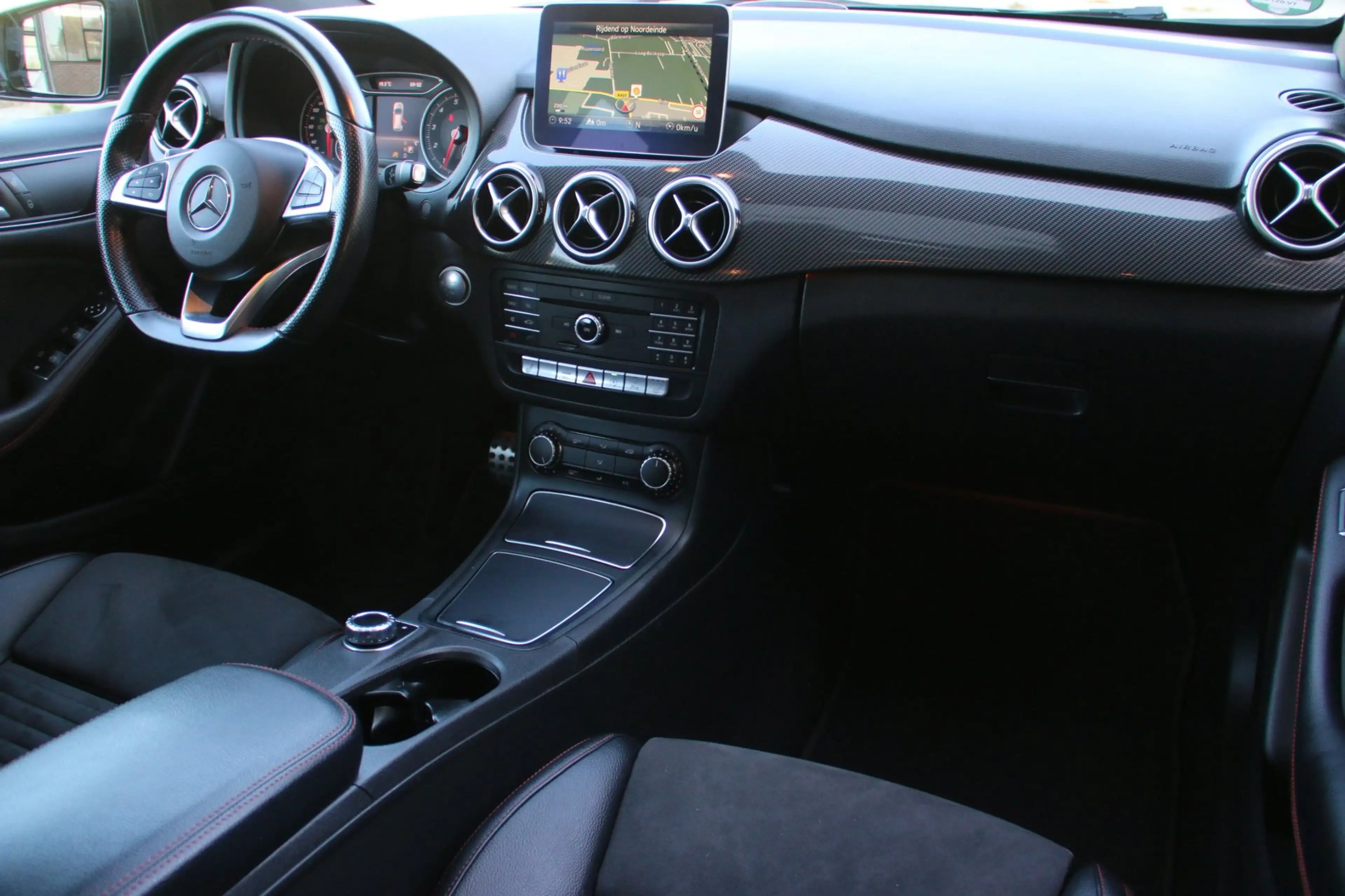 Mercedes-Benz B 180 Business Solution AMG PANO-DAK NL-AUTO NAP! — photo 12