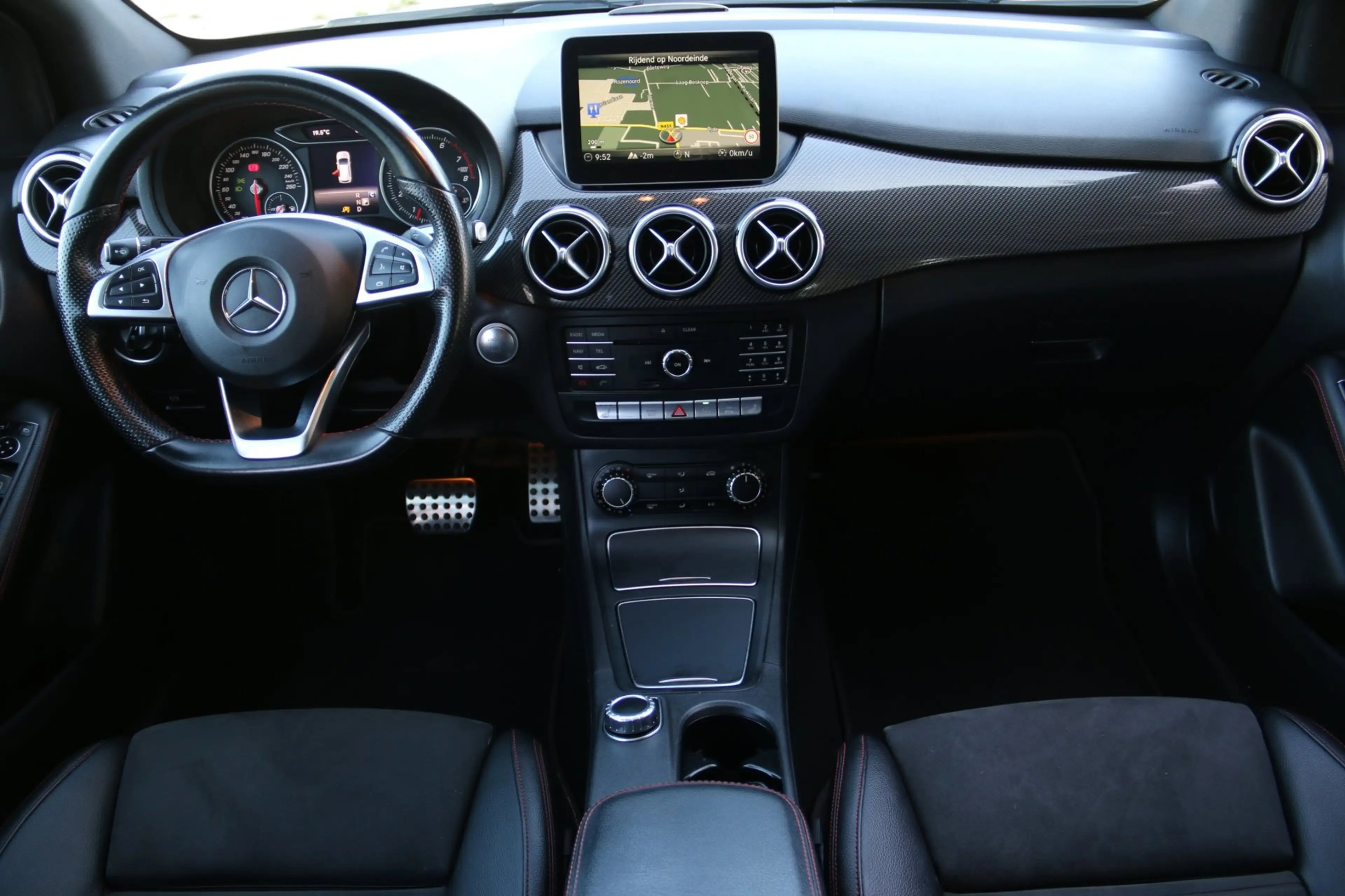 Mercedes-Benz B 180 Business Solution AMG PANO-DAK NL-AUTO NAP! — photo 10