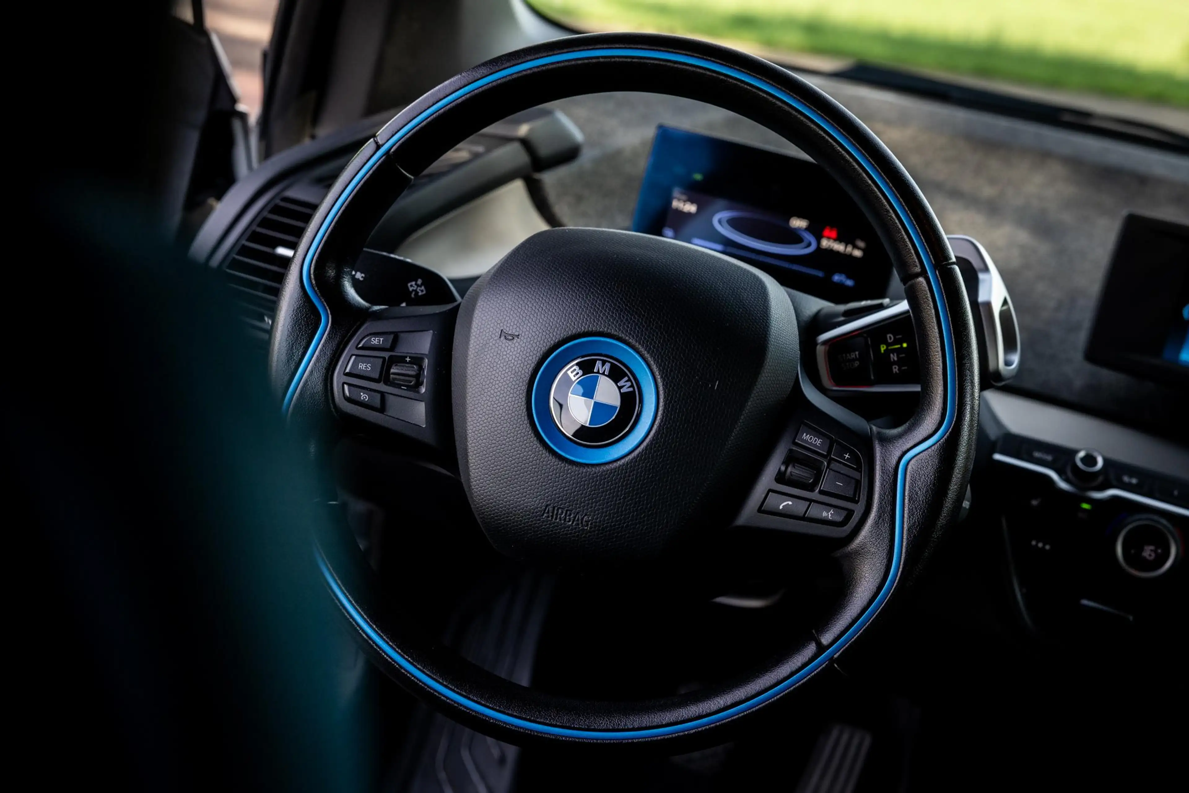 BMW i3 Basis 120Ah 42 kWh Warmtepomp LED 20 inch — photo 11