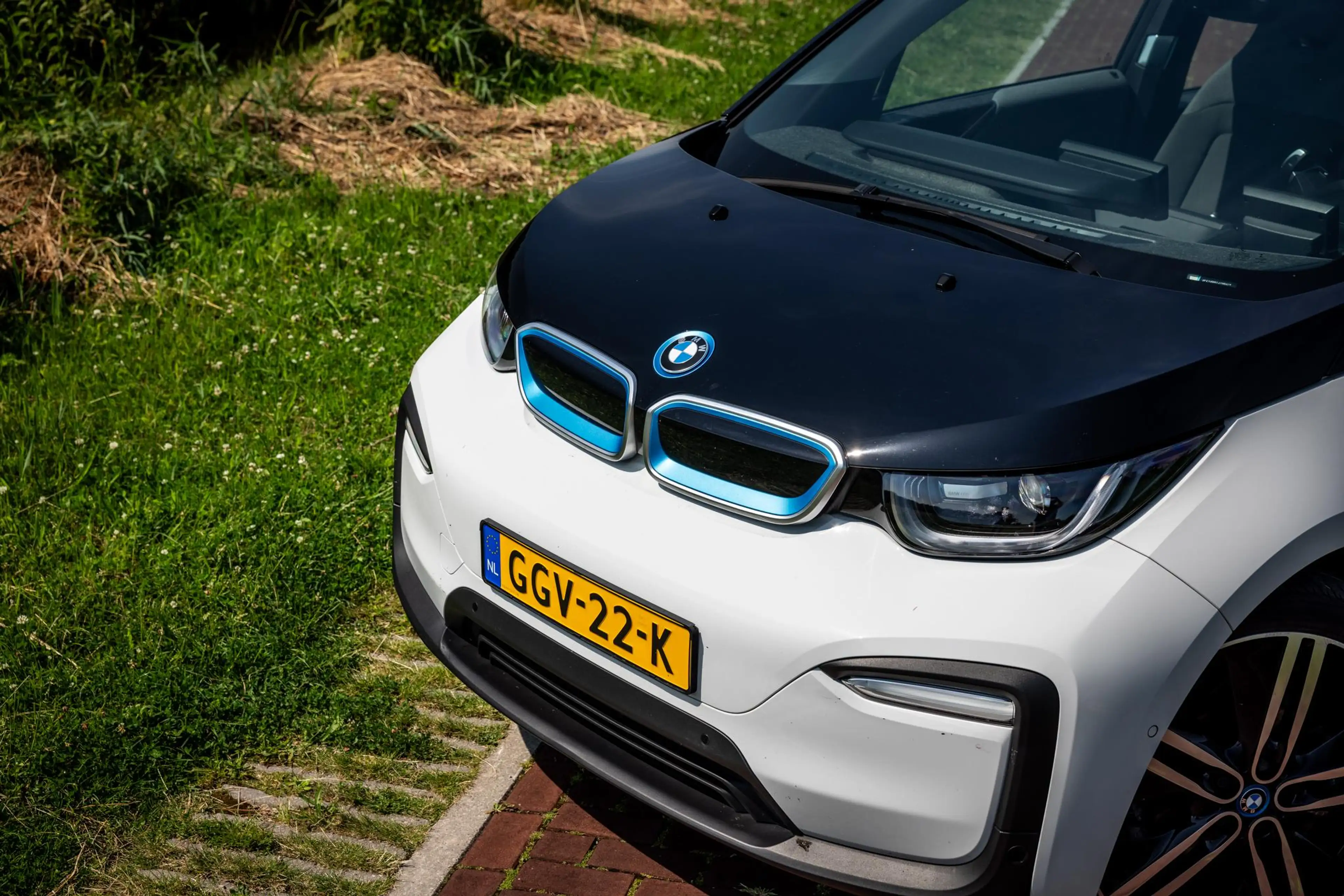 BMW i3 Basis 120Ah 42 kWh Warmtepomp LED 20 inch — photo 4