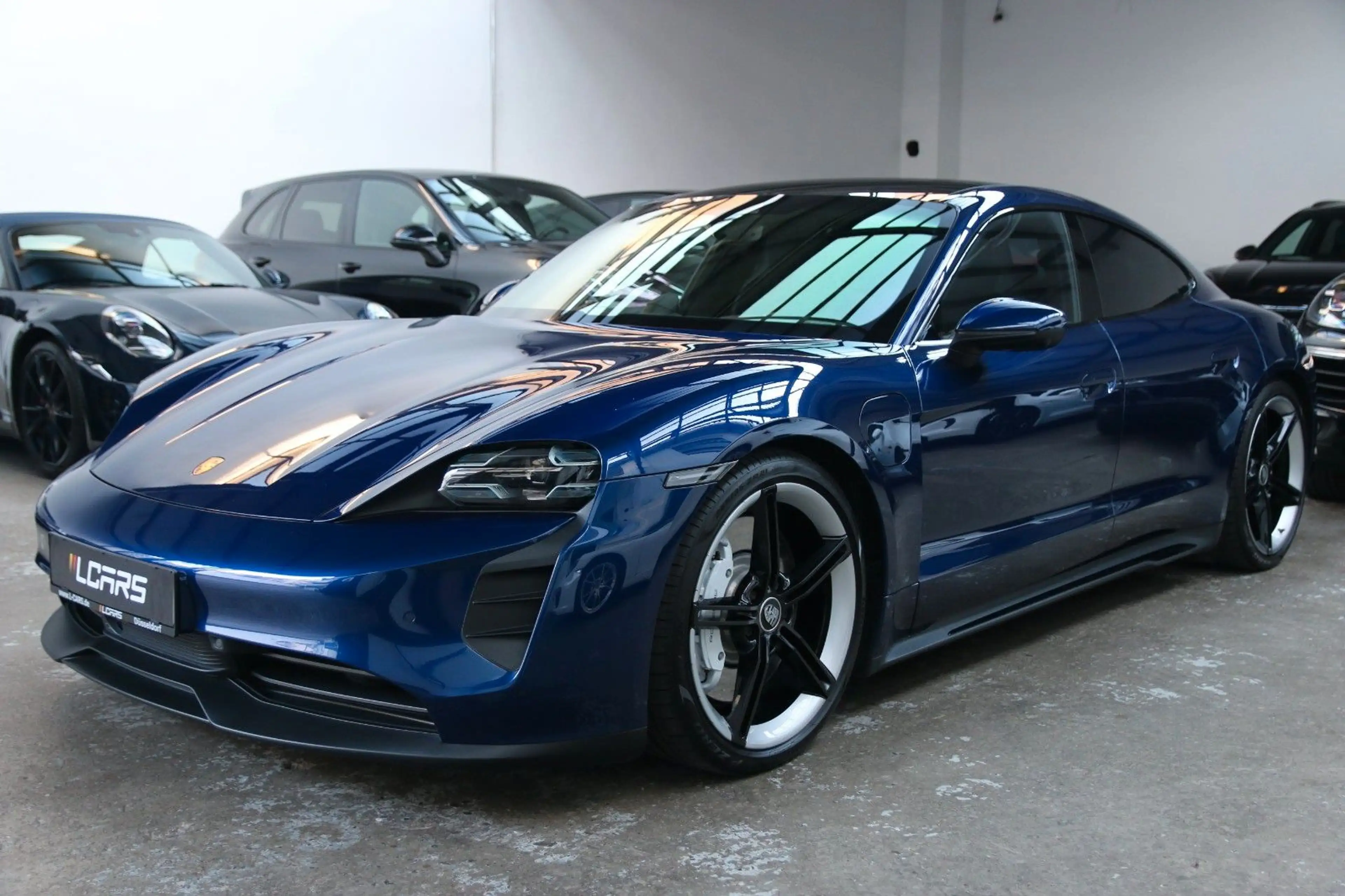 Porsche Taycan SportDesign InnoDrive Burmester 93,4kWh — photo 2